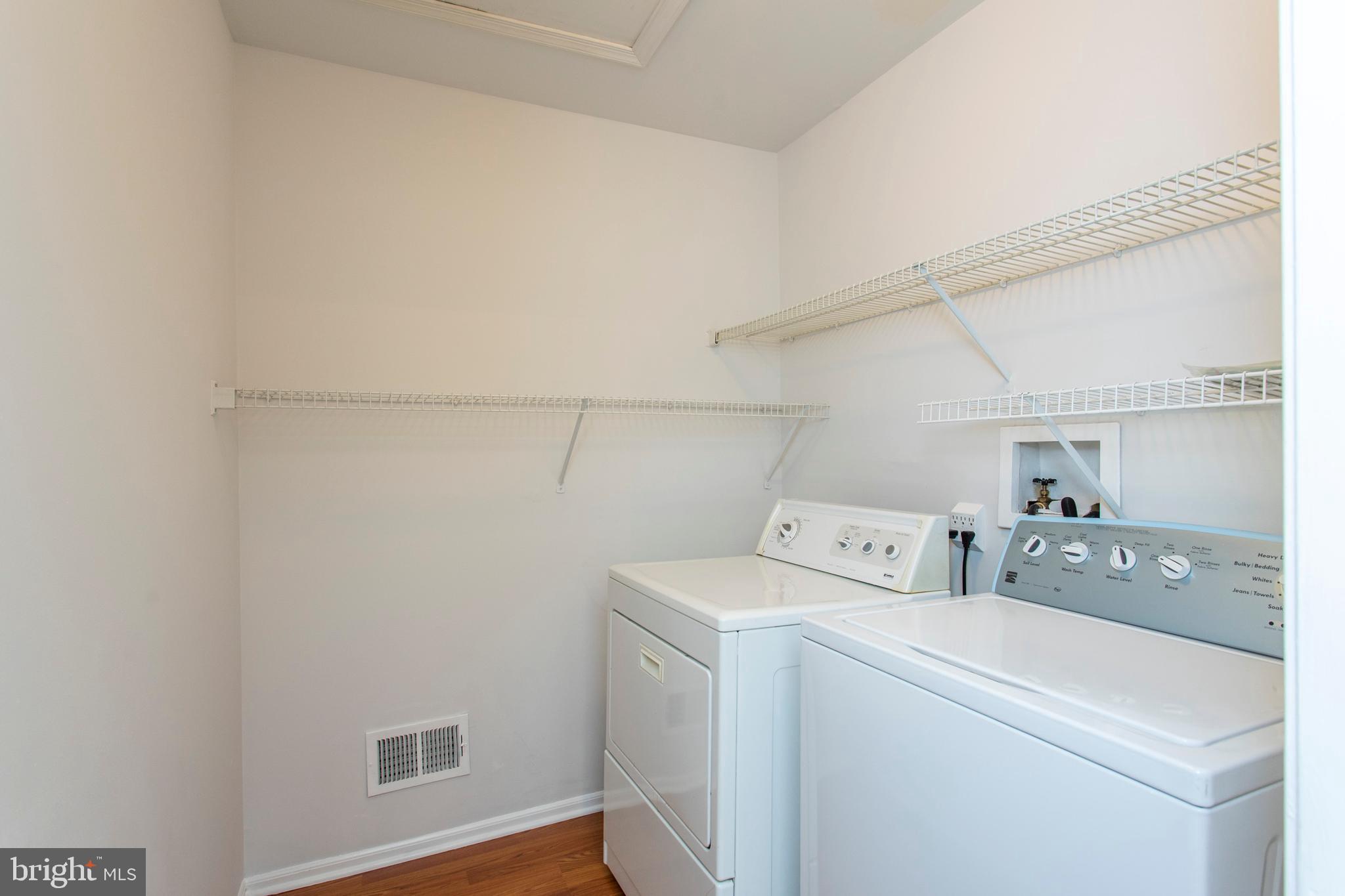 REBEL HILL - Residential