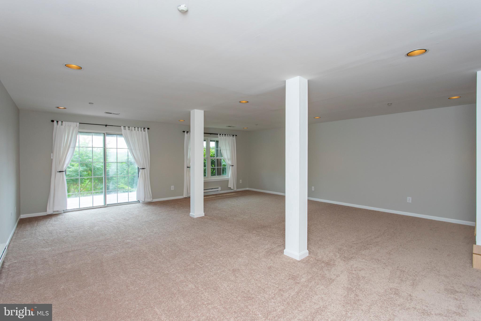 REBEL HILL - Residential