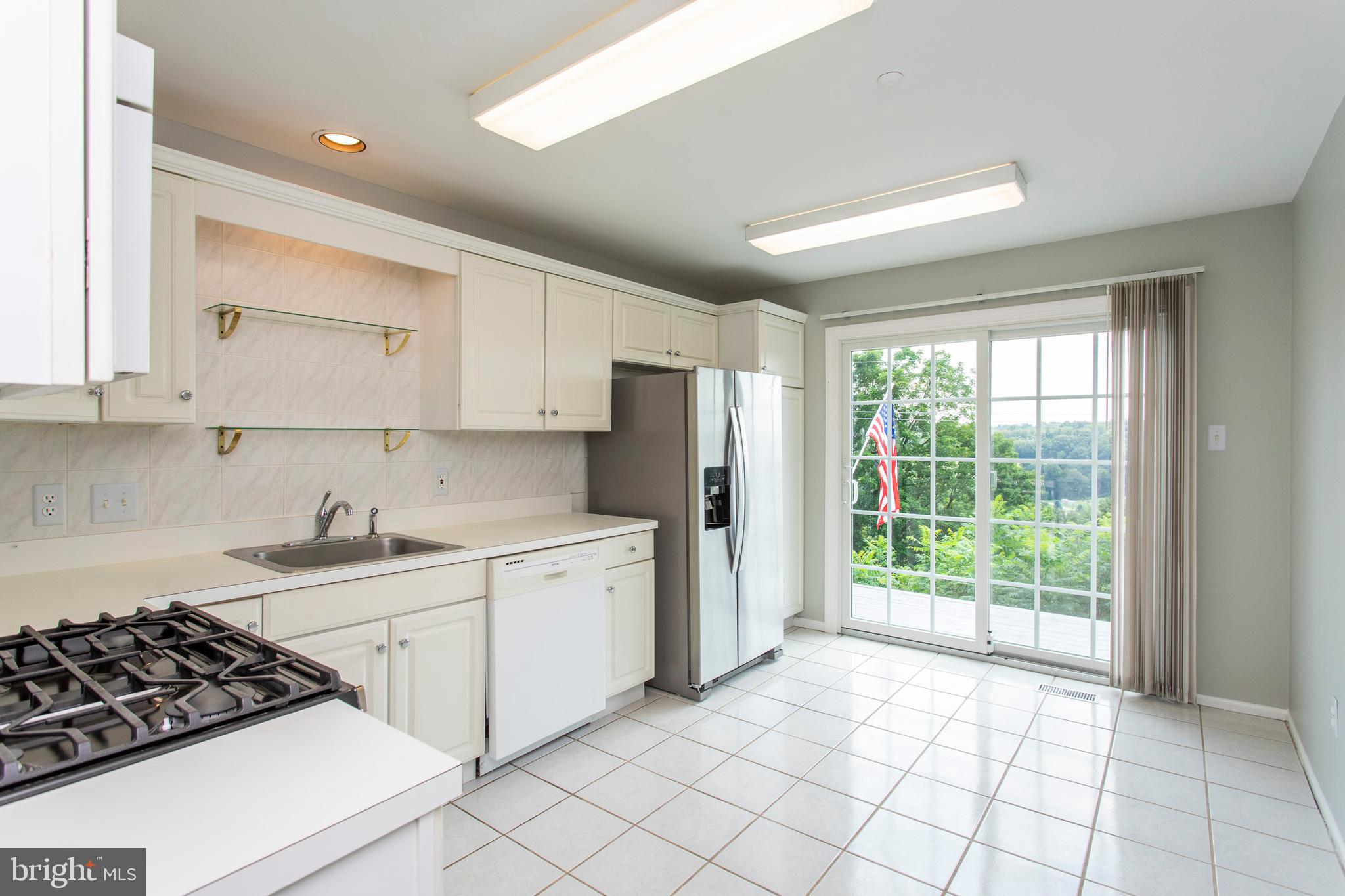 REBEL HILL - Residential