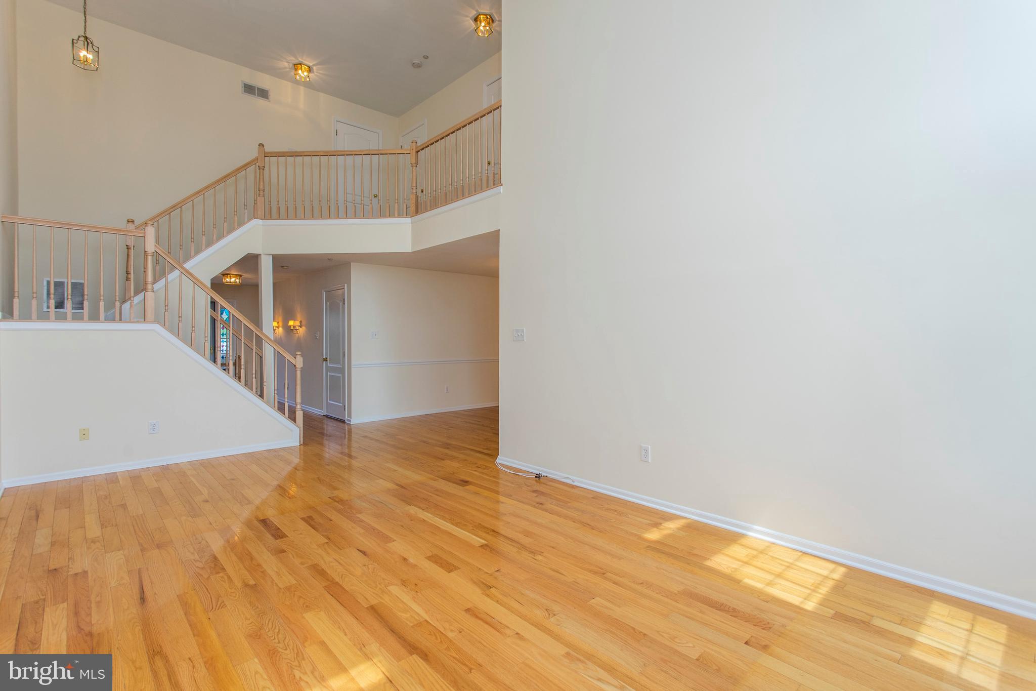 REBEL HILL - Residential