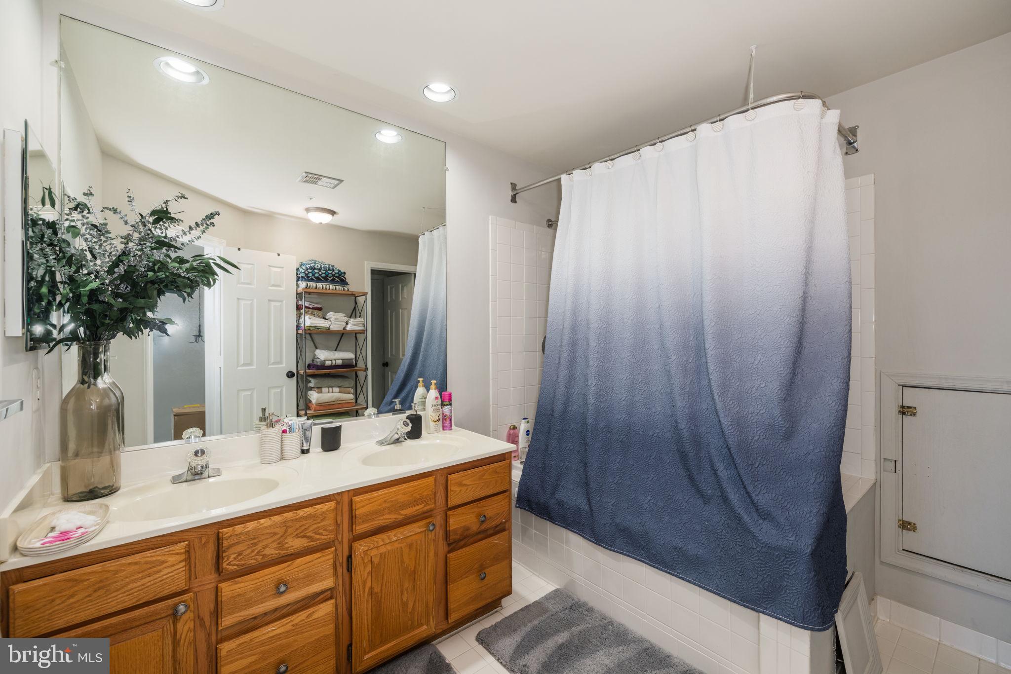 KINGSTOWNE - Residential