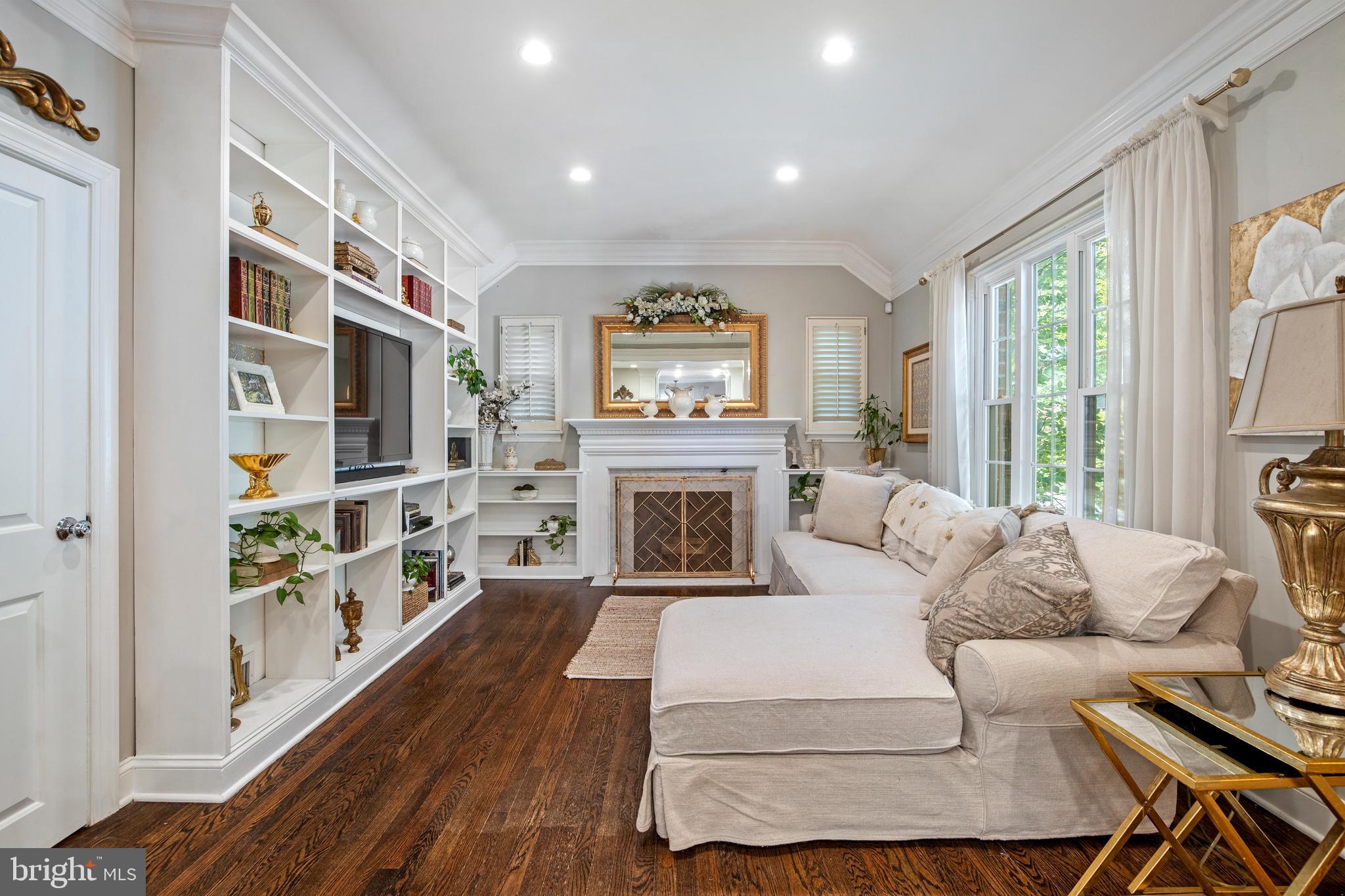 BEVERLY HILLS - Residential