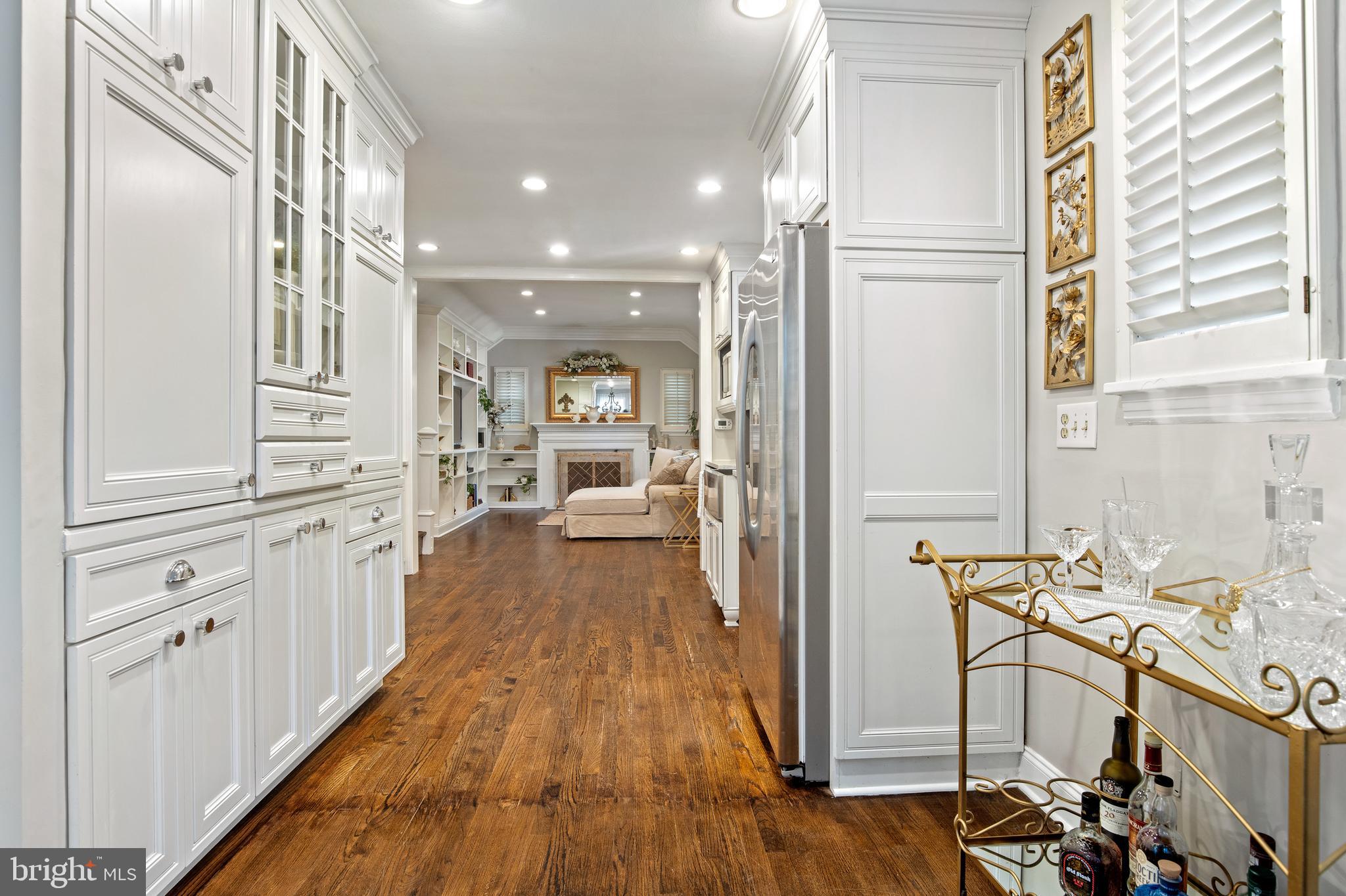 BEVERLY HILLS - Residential