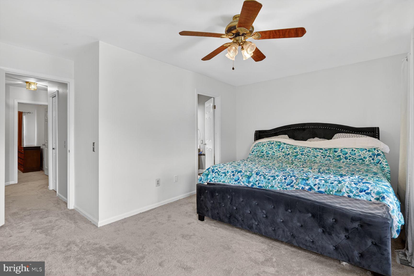 SOCIETY CIRCLE - Residential