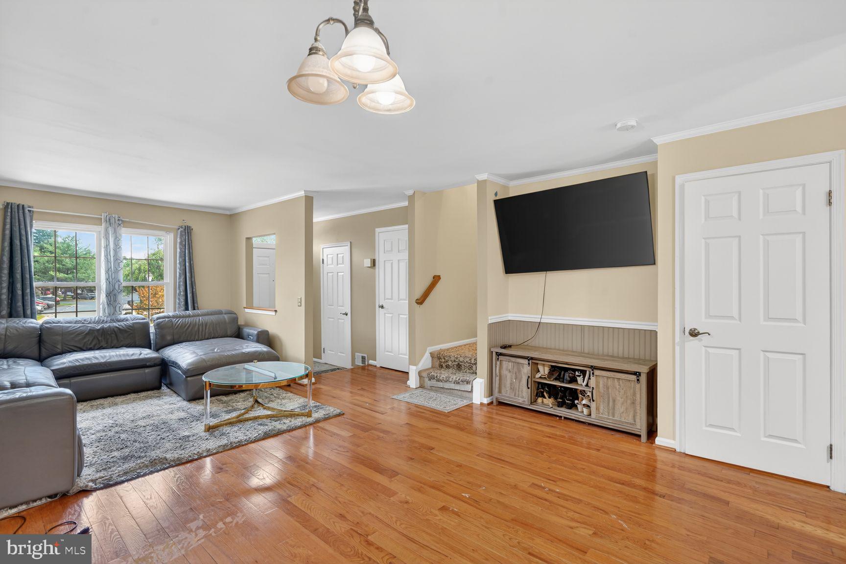 SOCIETY CIRCLE - Residential