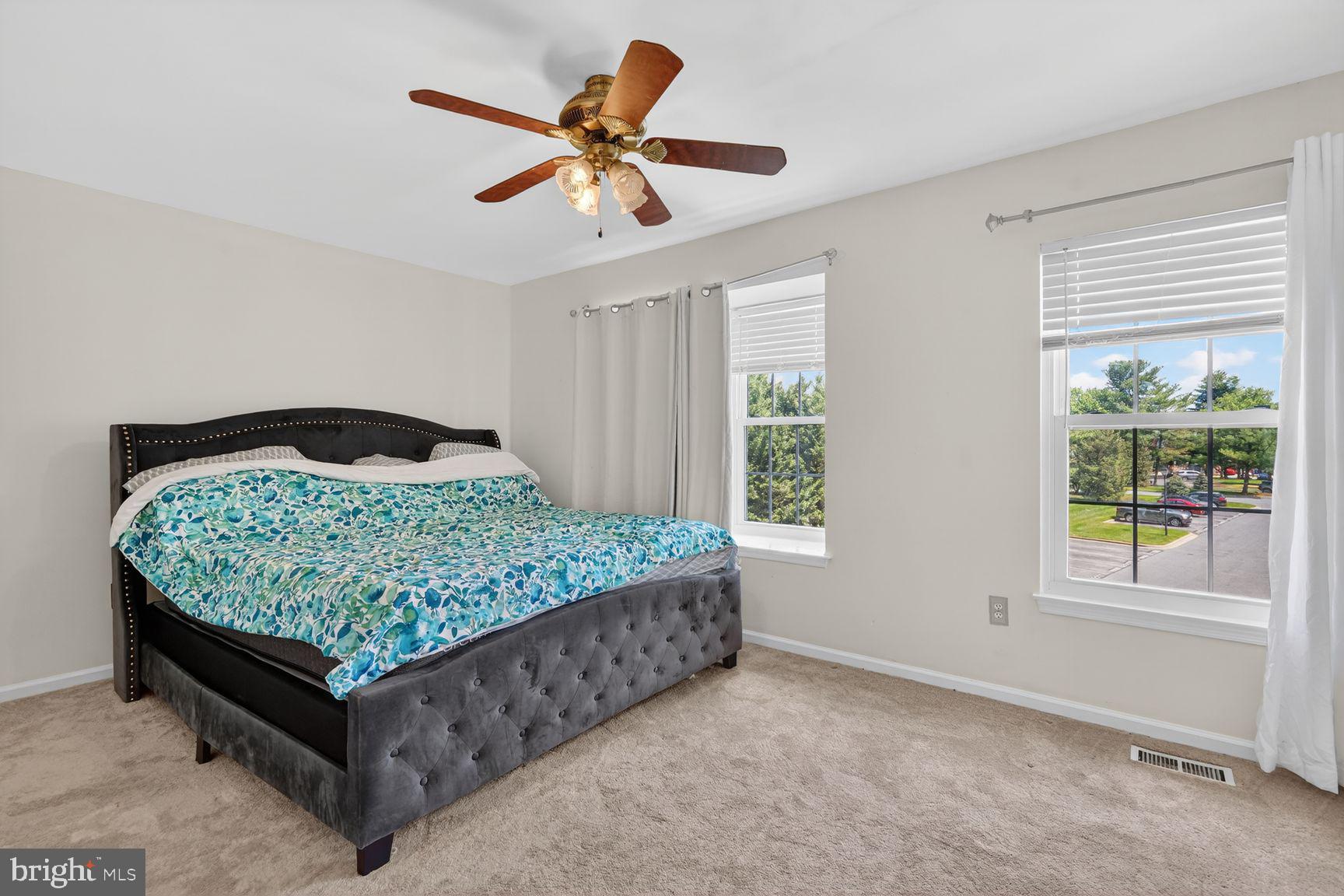 SOCIETY CIRCLE - Residential