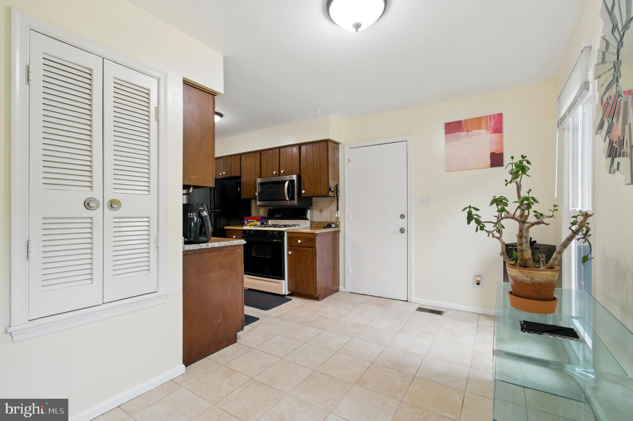 PT ROCKVILLE TWN RES 1 - Residential