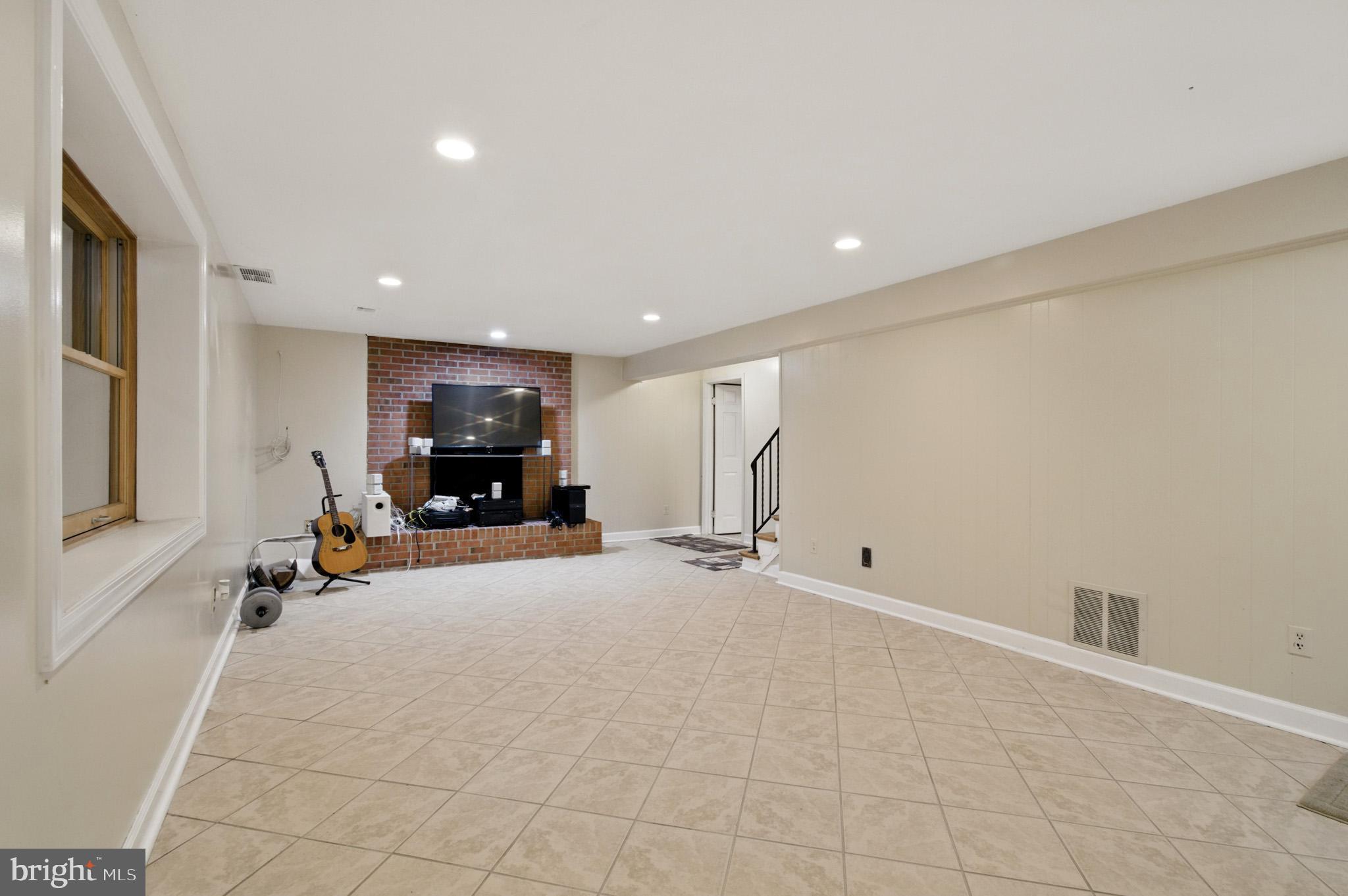 PT ROCKVILLE TWN RES 1 - Residential