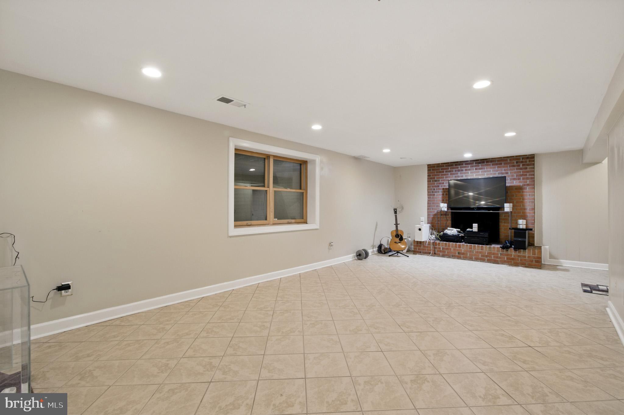 PT ROCKVILLE TWN RES 1 - Residential