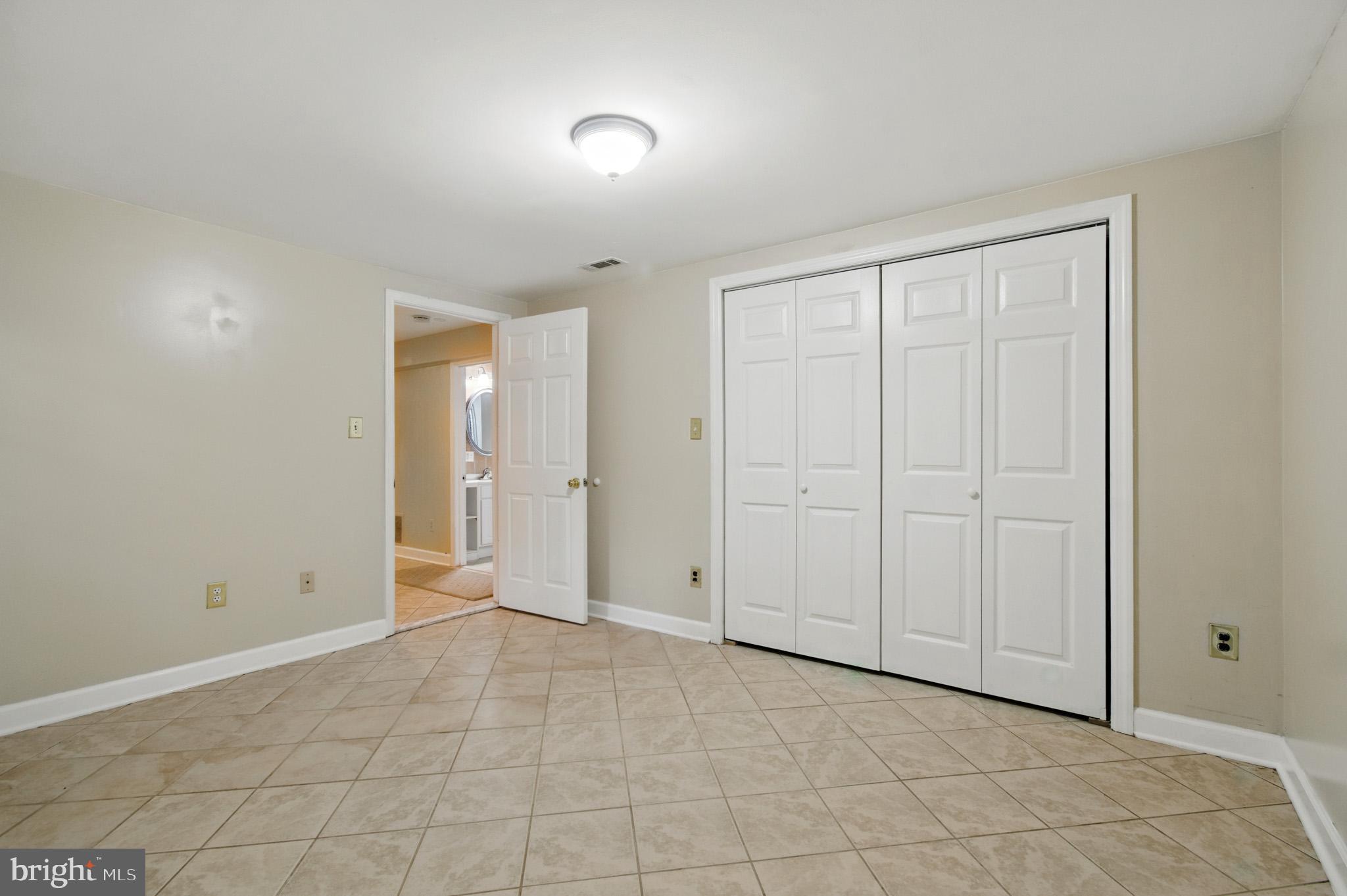 PT ROCKVILLE TWN RES 1 - Residential