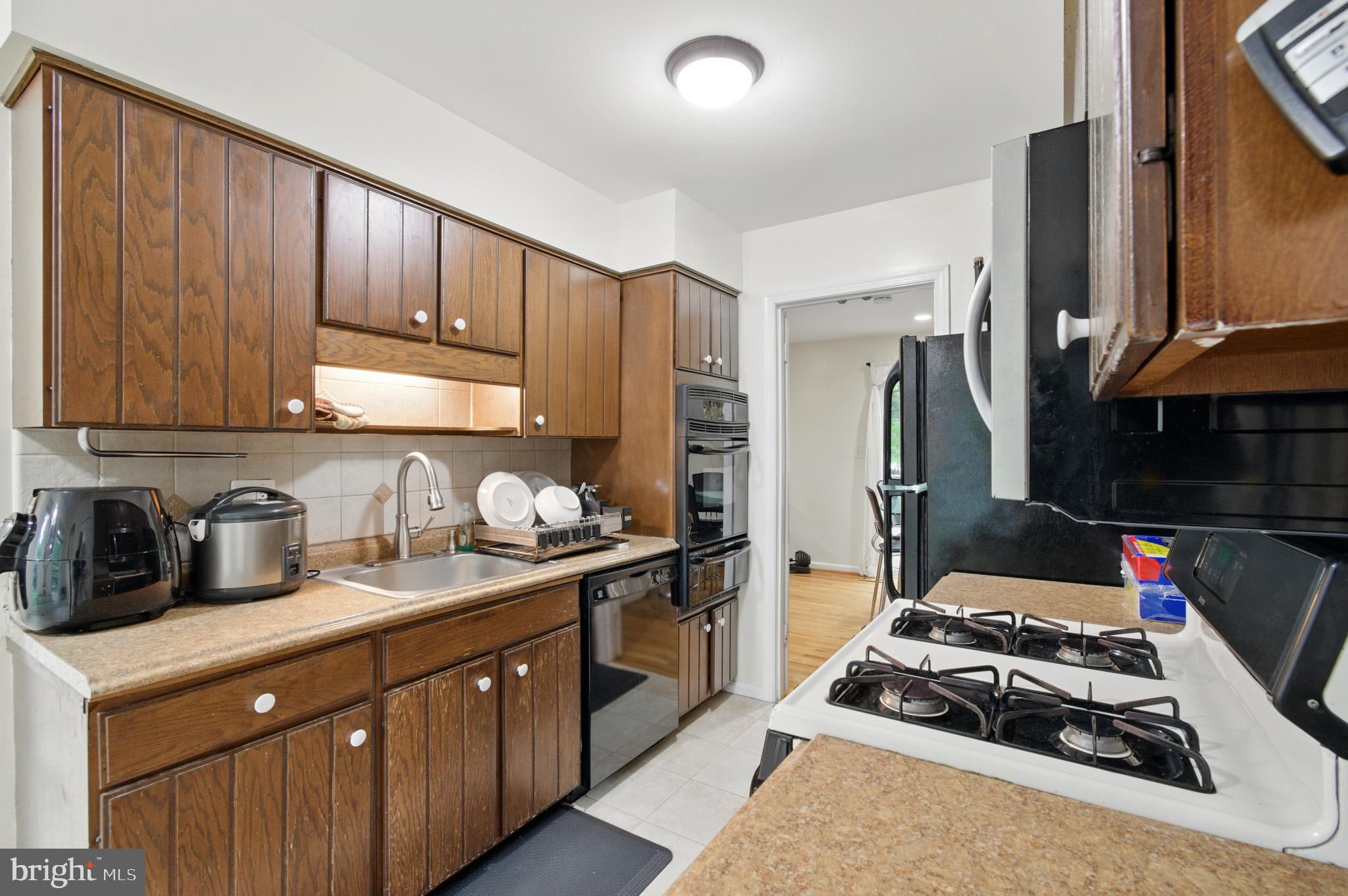 PT ROCKVILLE TWN RES 1 - Residential