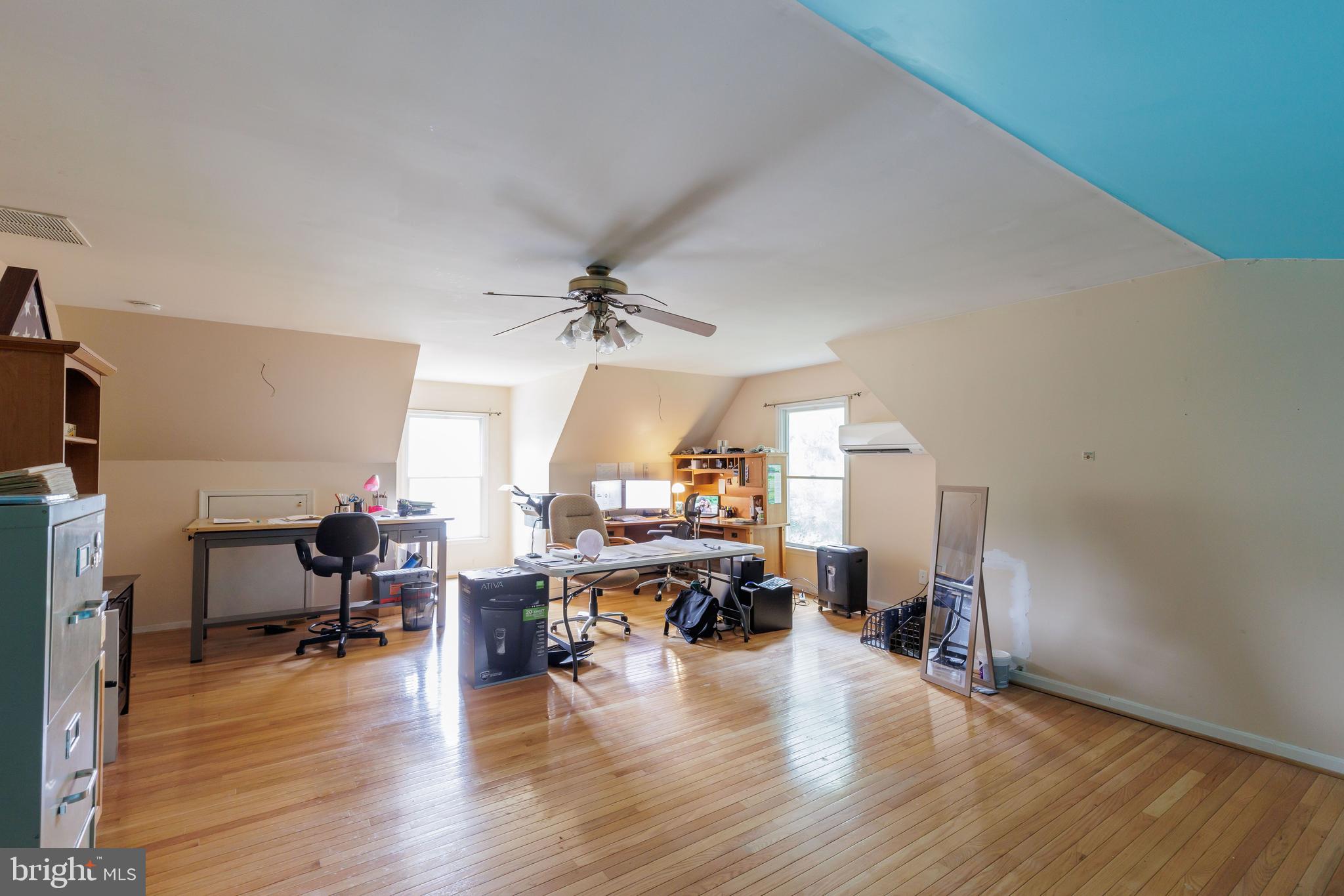 BAY MEADOWS - Residential