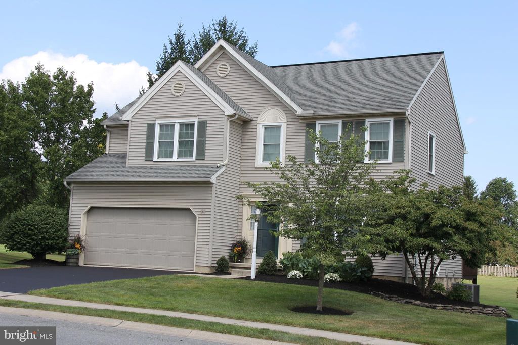 Photo of 702 FARNUM RD, LITITZ, PA 17543 (MLS # PALA2039662)