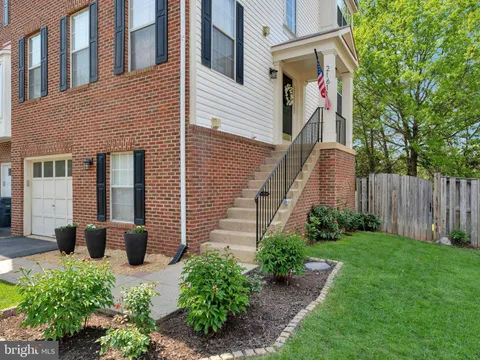 21611 Kings Crossing Terrace, Ashburn, VA MLS: VALO2094424