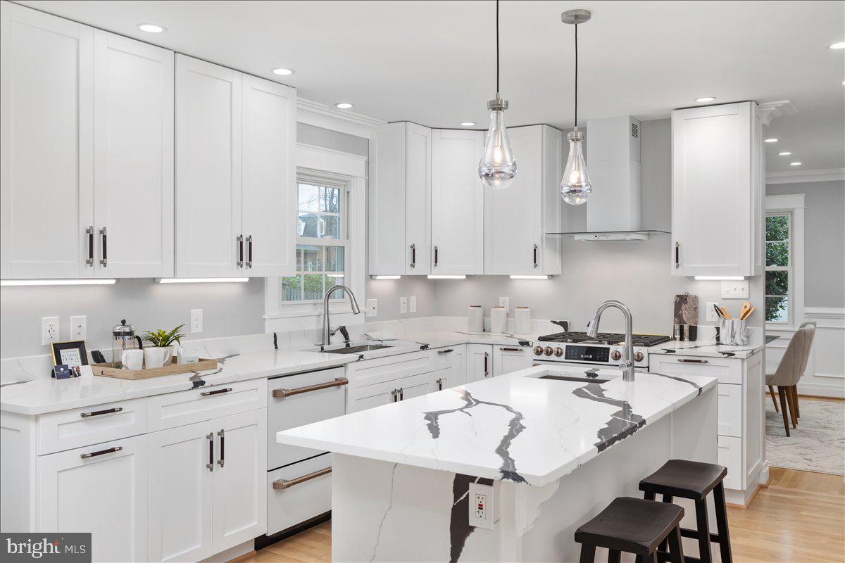 FERRY POINT ESTATES - Residential