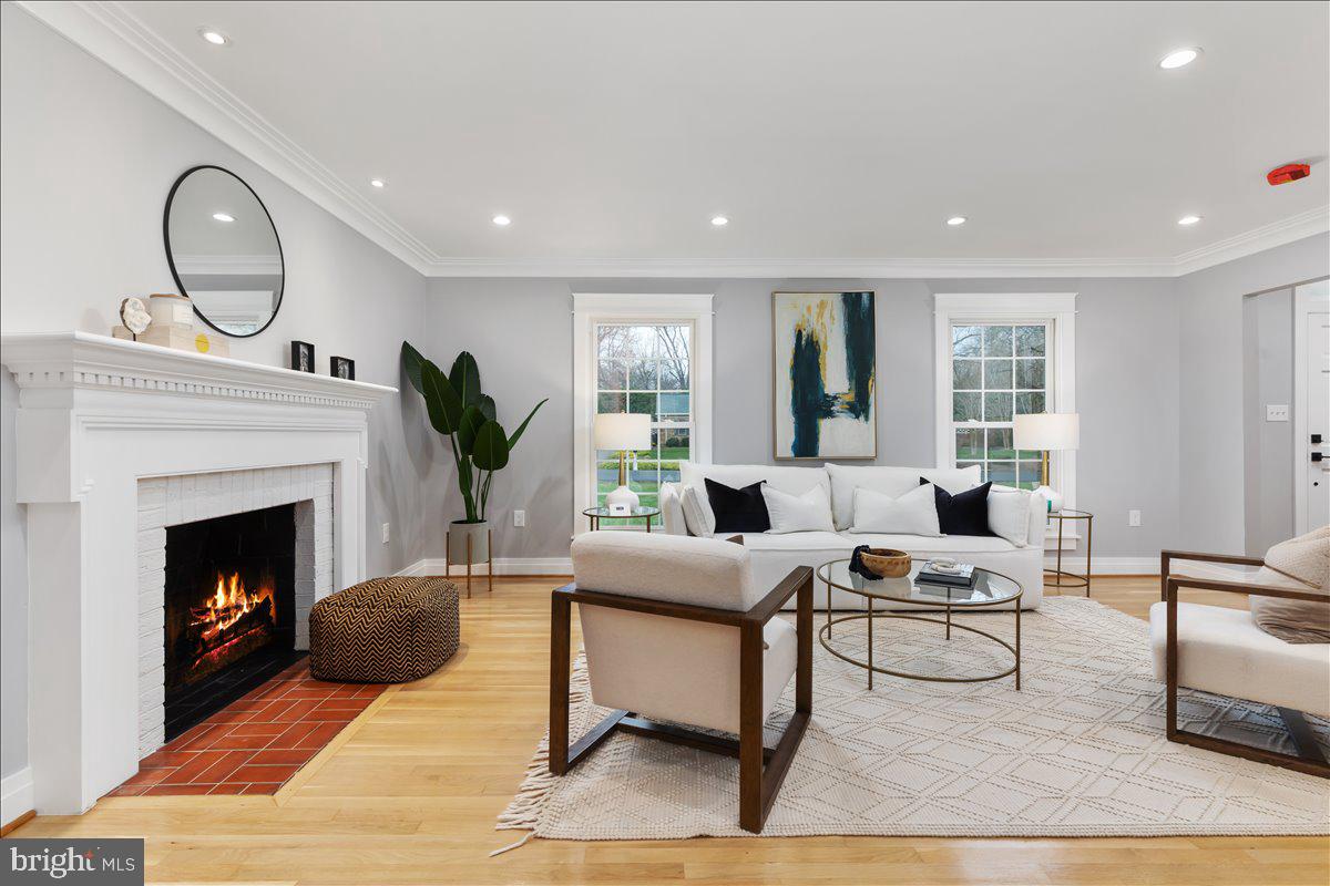 FERRY POINT ESTATES - Residential