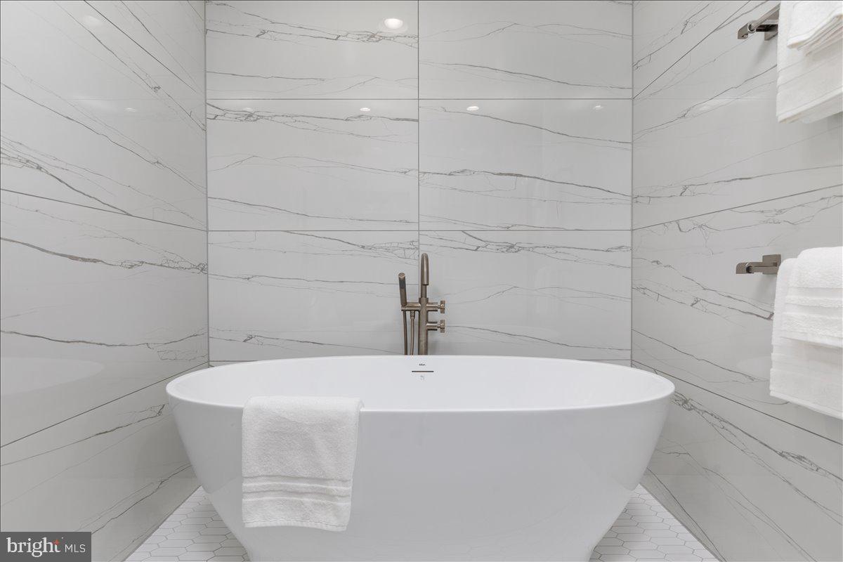 FERRY POINT ESTATES - Residential