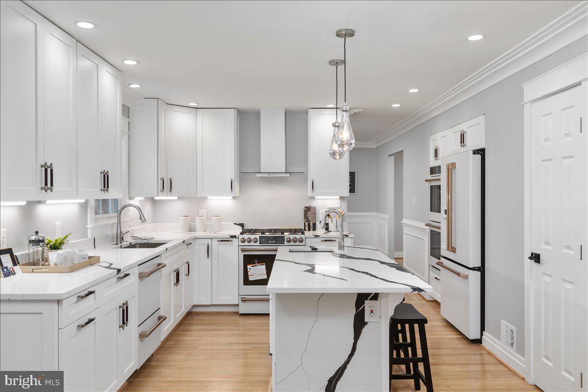 FERRY POINT ESTATES - Residential