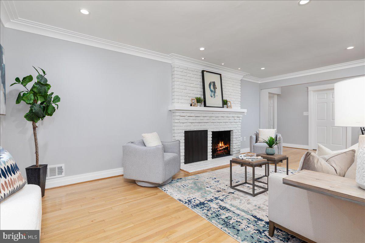 FERRY POINT ESTATES - Residential