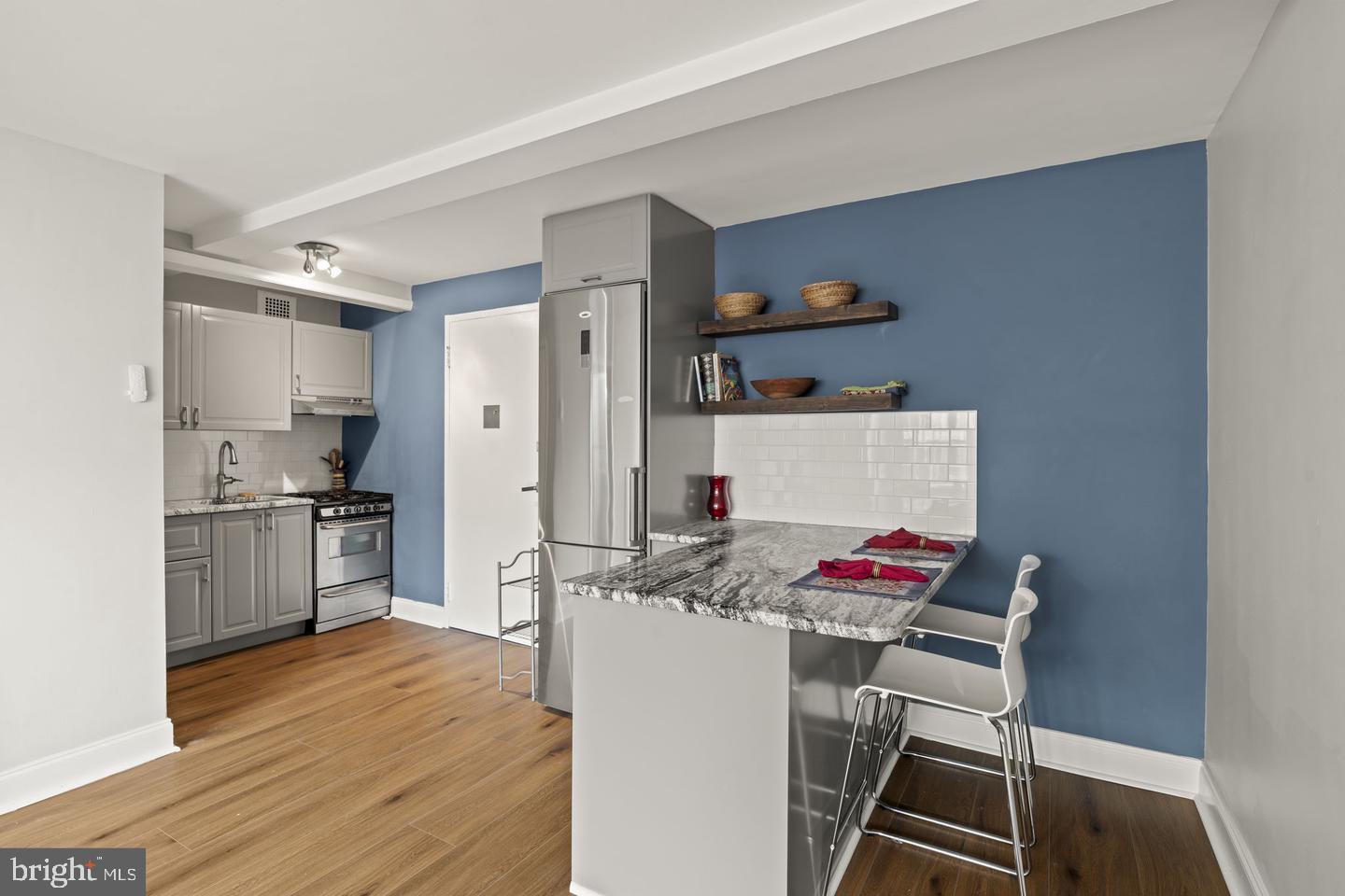 1810 RITTENHOUSE SQUARE 18 2005