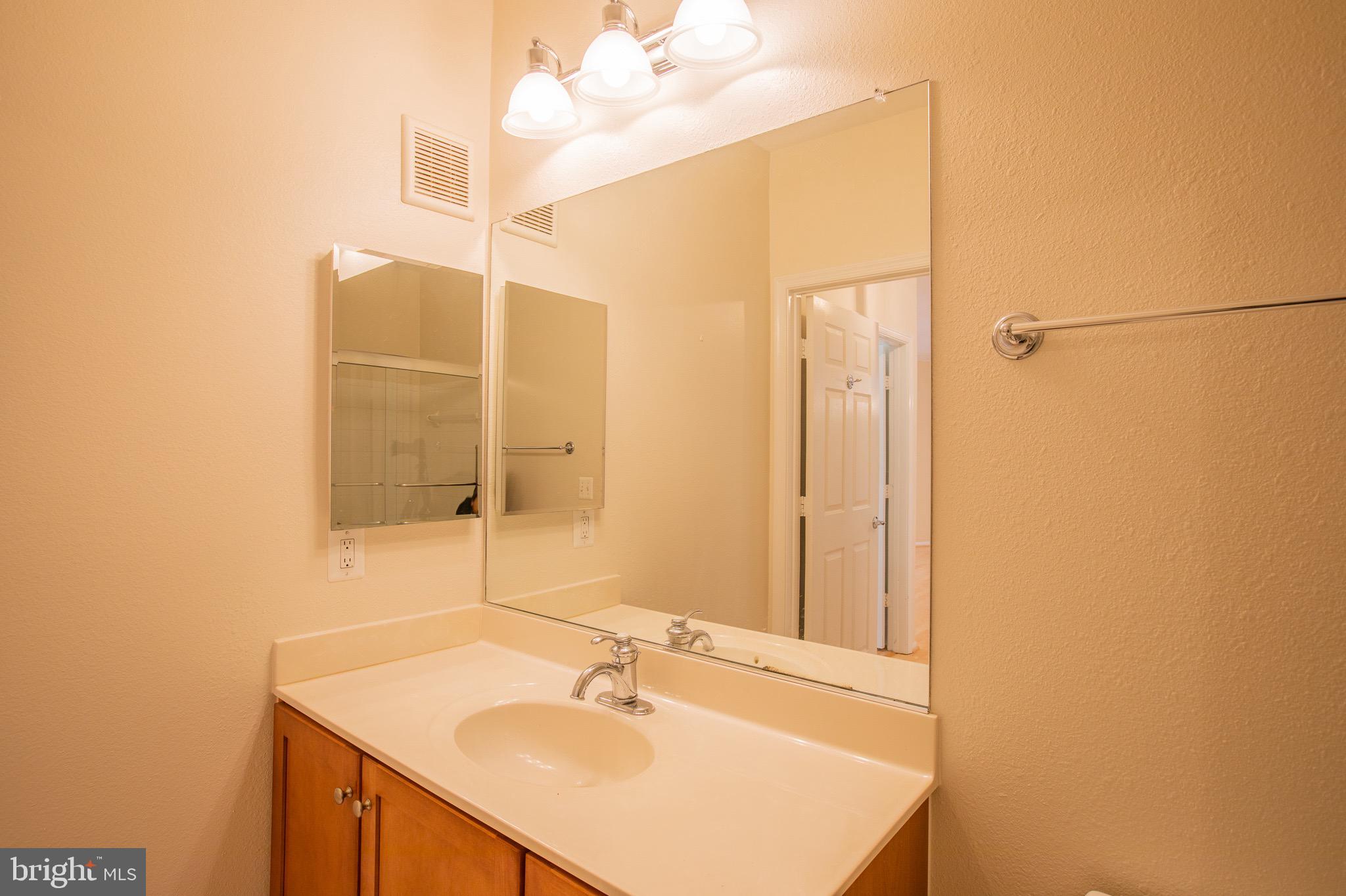 ROCKVILLE - Residential Lease