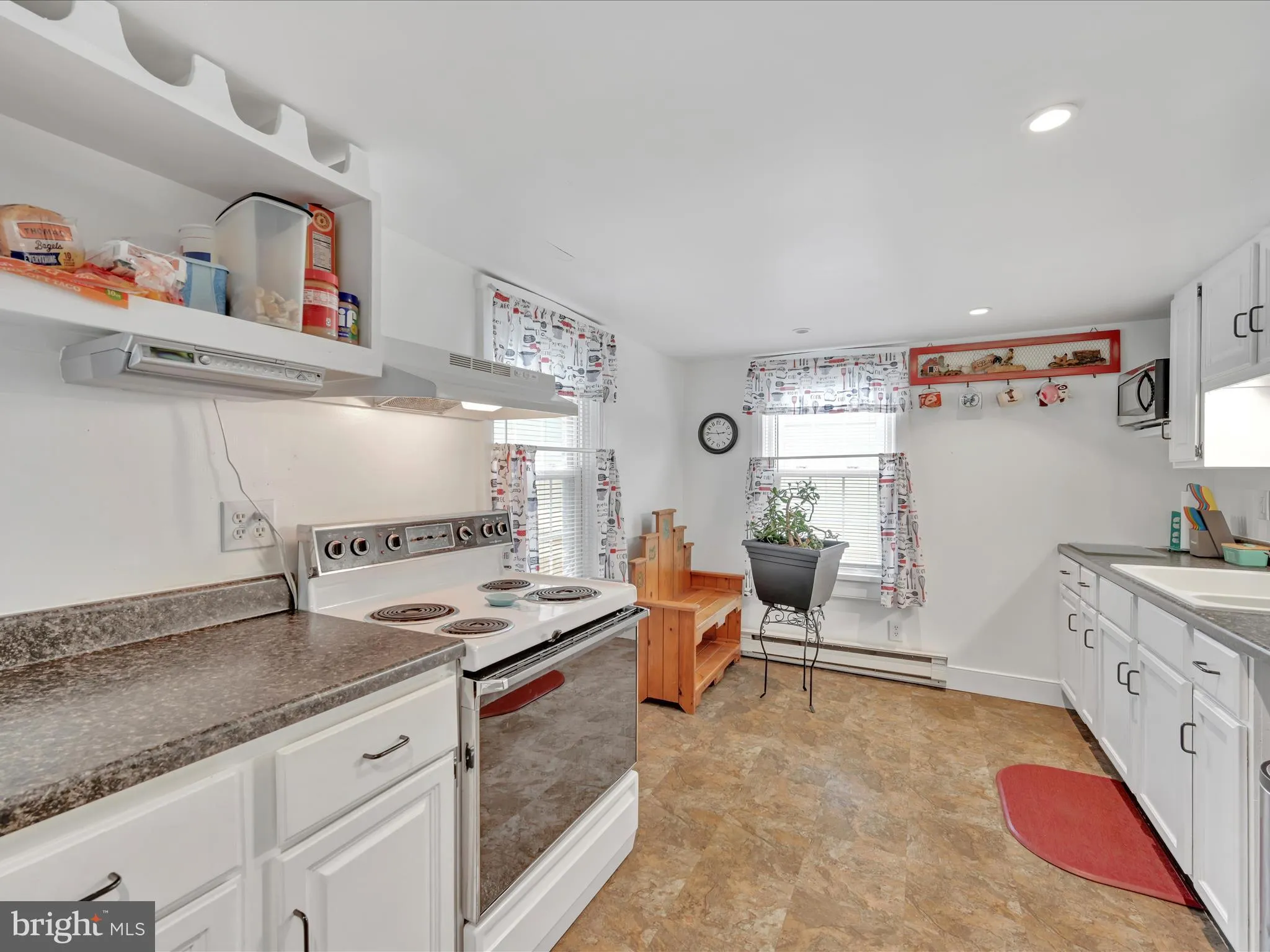 Columbia, Pennsylvania 17512, United States, 3 Bedrooms Bedrooms, ,1 BathroomBathrooms,Residential,Pending,131116