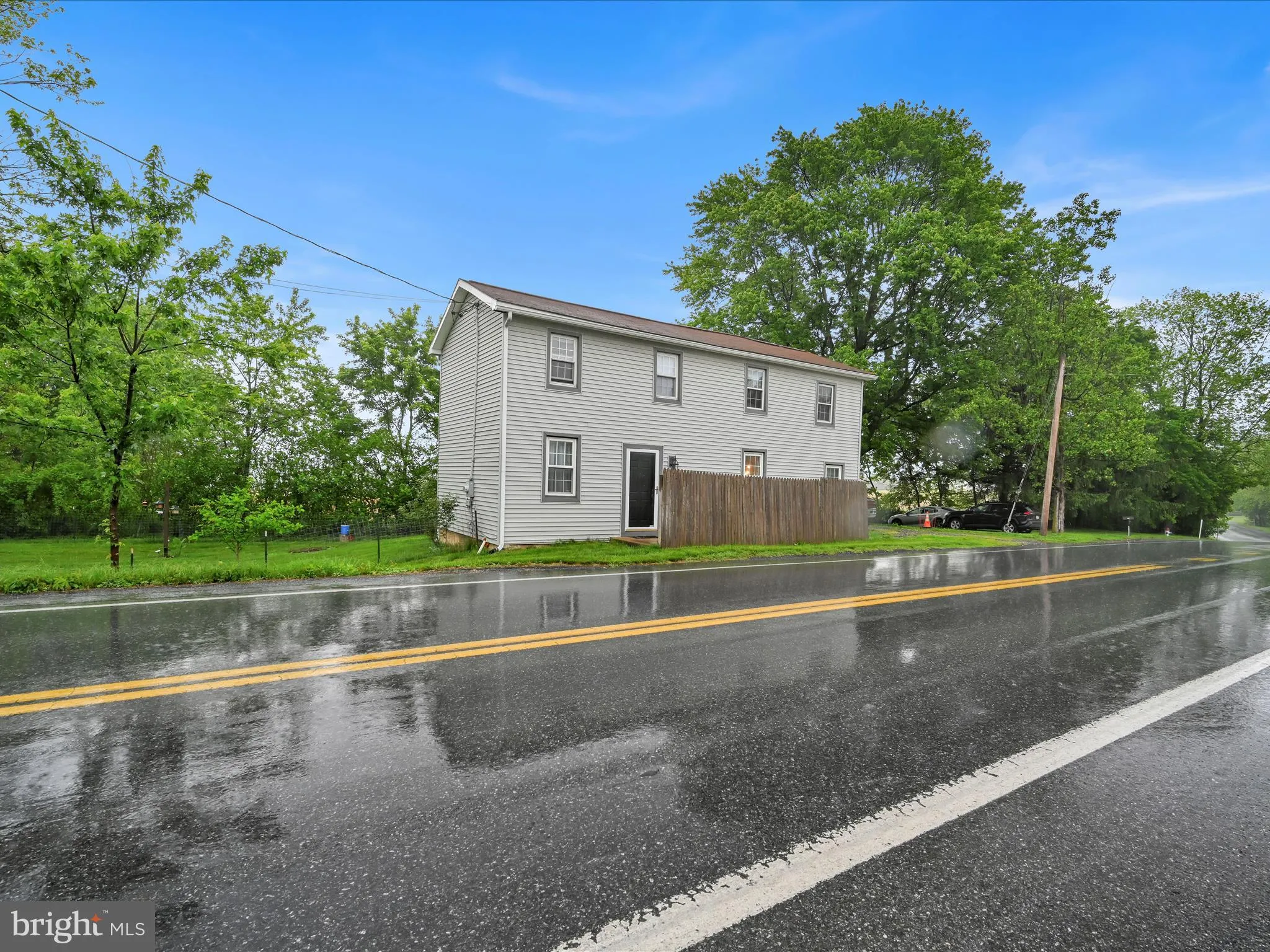 Columbia, Pennsylvania 17512, United States, 3 Bedrooms Bedrooms, ,1 BathroomBathrooms,Residential,Pending,131116