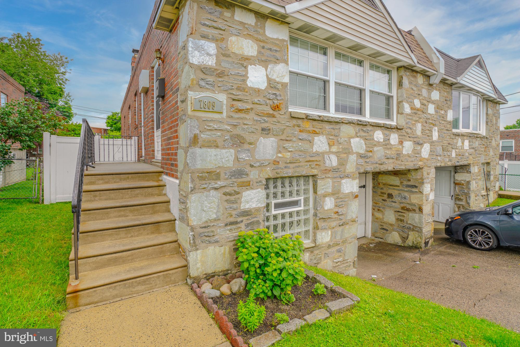 FOX CHASE - Residential