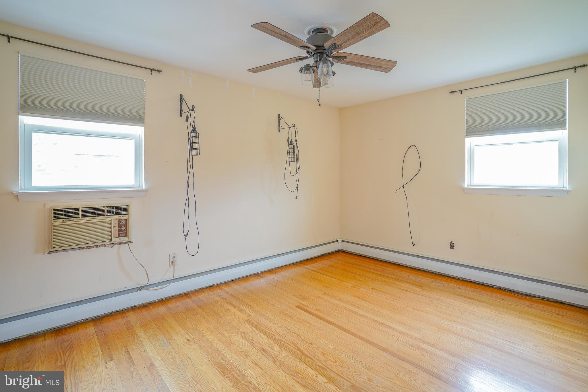 FOX CHASE - Residential