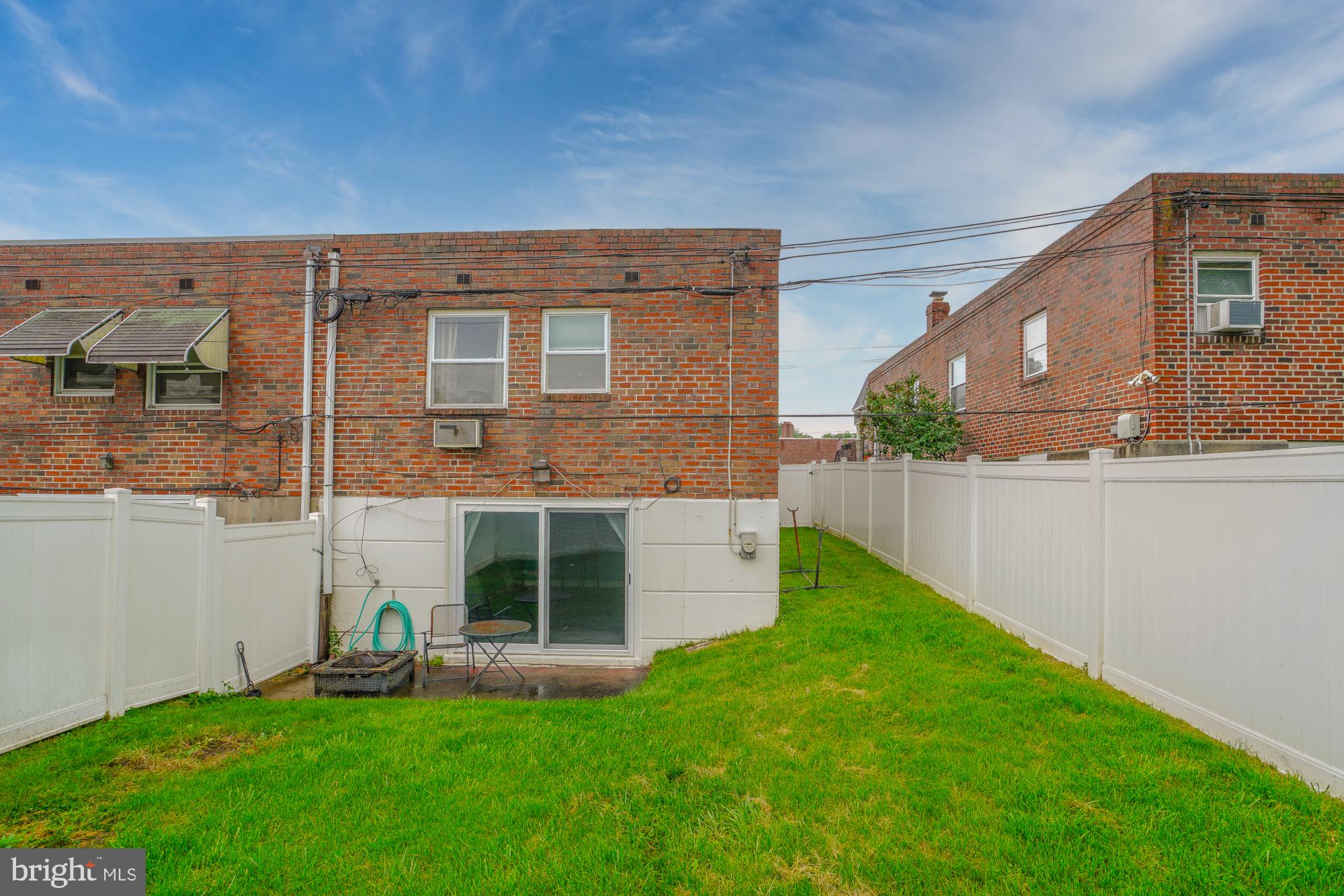 FOX CHASE - Residential