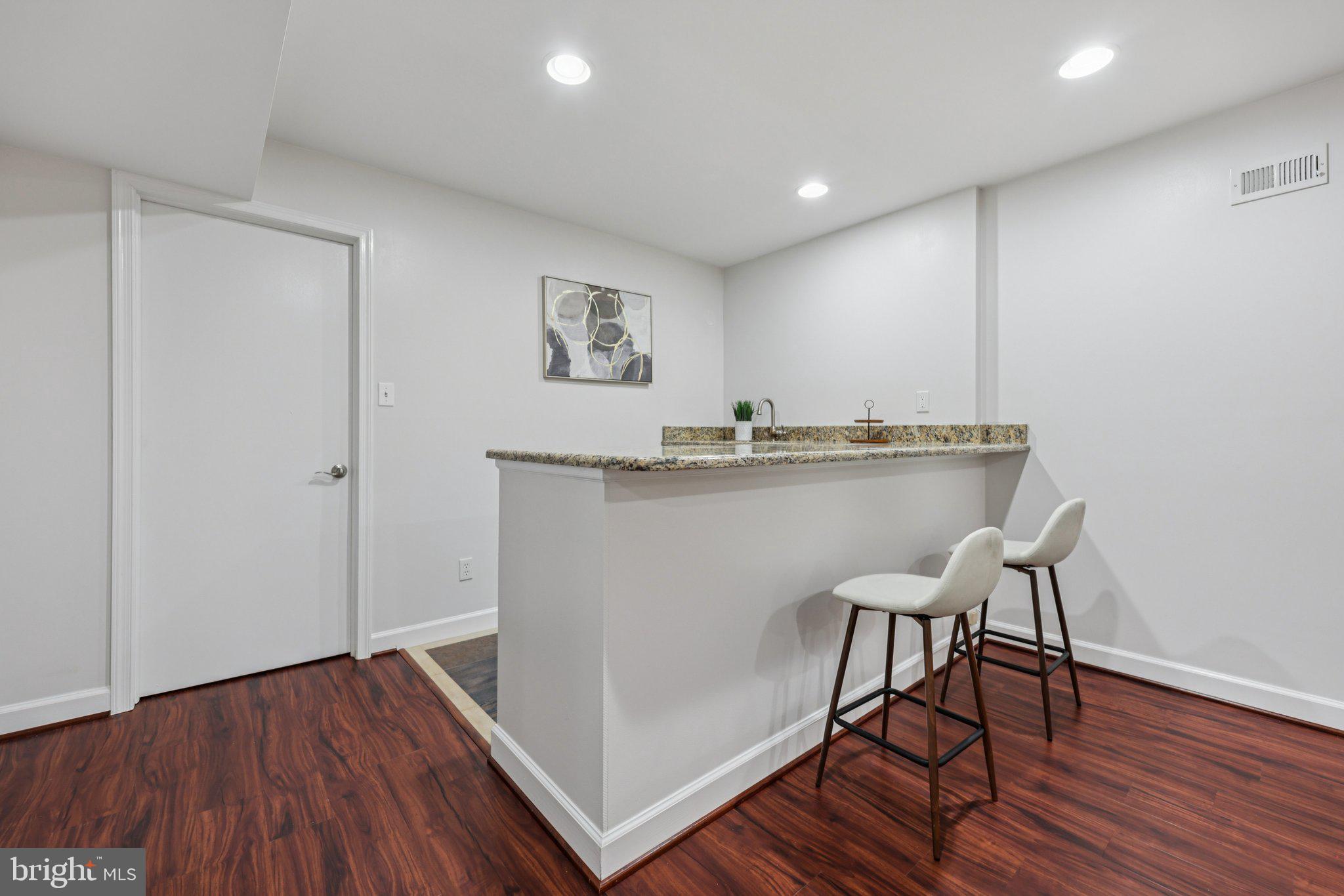 DUNLOP HILLS - Residential