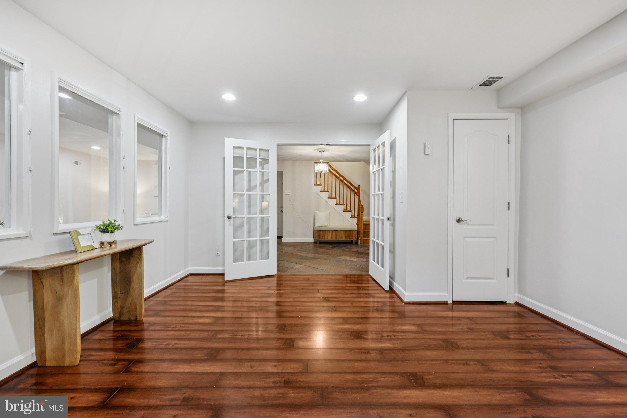 DUNLOP HILLS - Residential