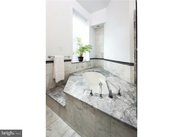 SOCIETY HILL - Residential