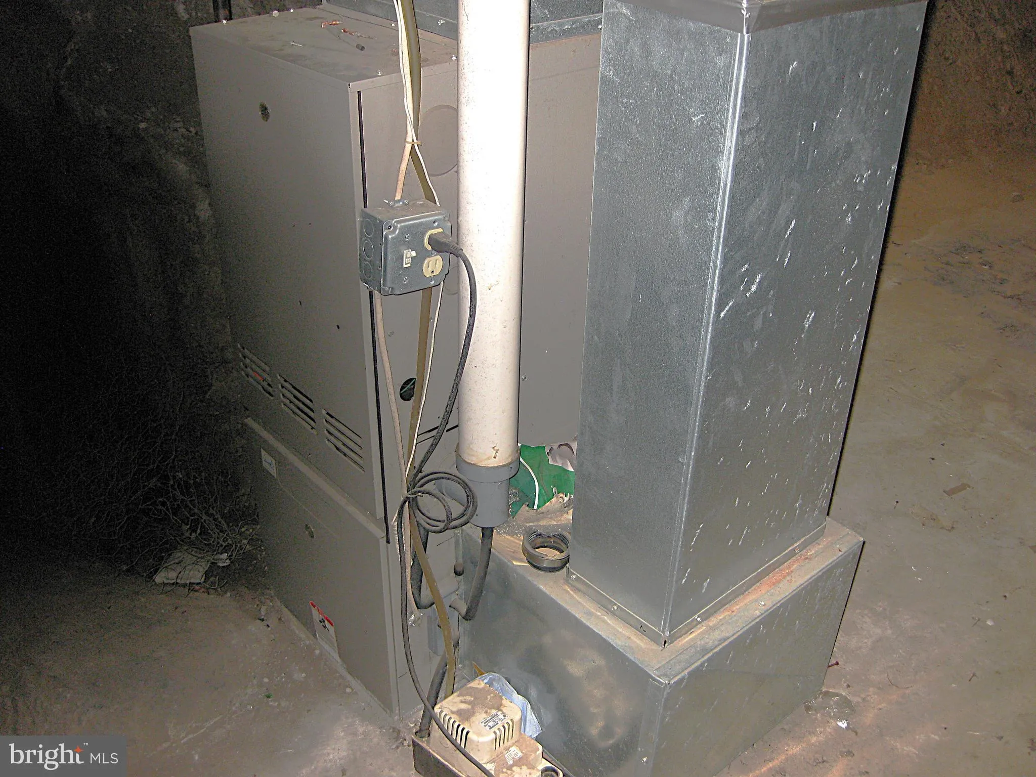 Shippensburg, Pennsylvania 17257, United States, 6 Bedrooms Bedrooms, ,Residential,Pending,44378