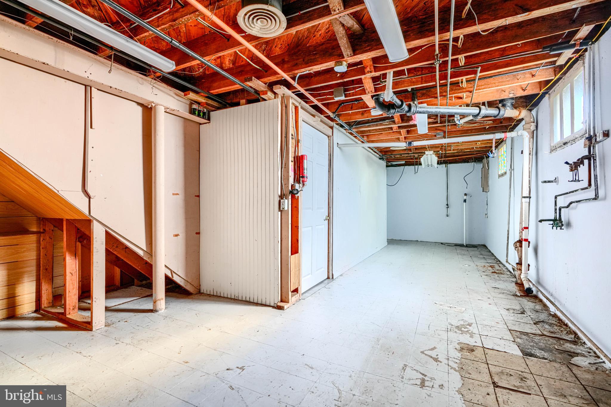 PARKVILLE HEIGHTS - Residential Lease