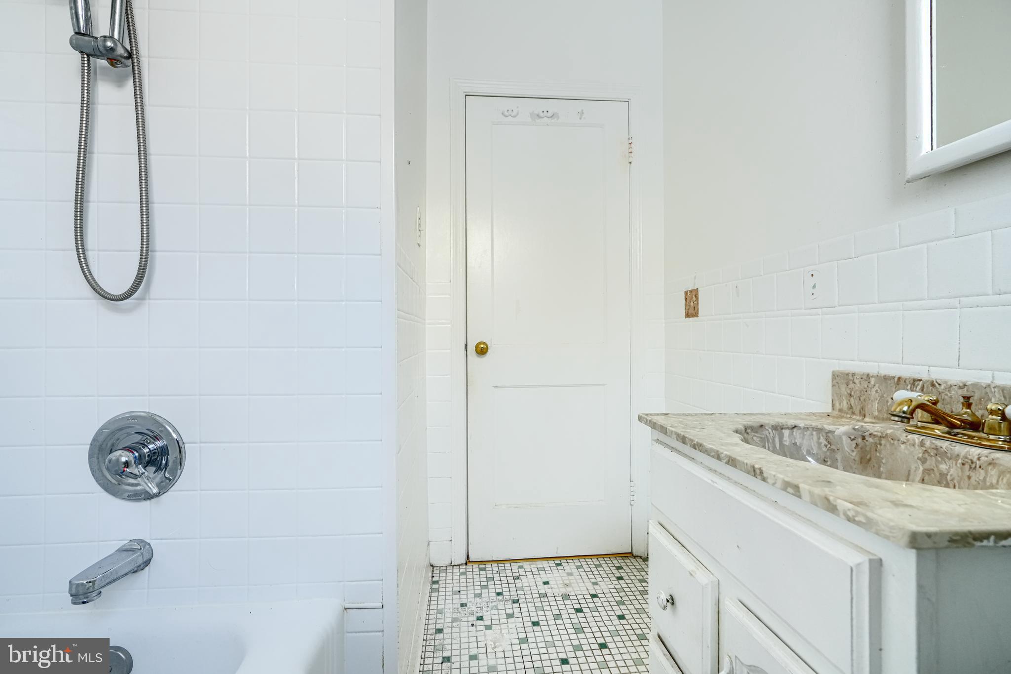 PARKVILLE HEIGHTS - Residential Lease