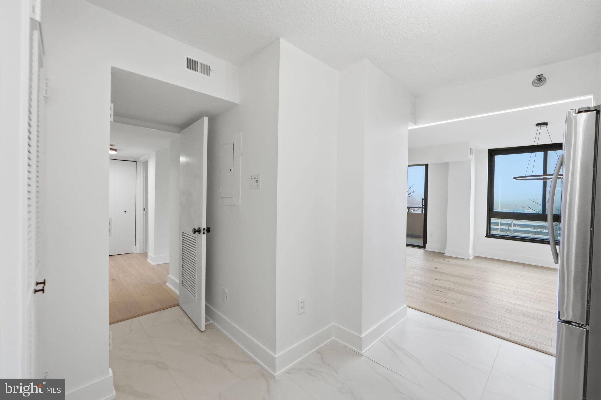 ENCORE OF MCLEAN - Residential