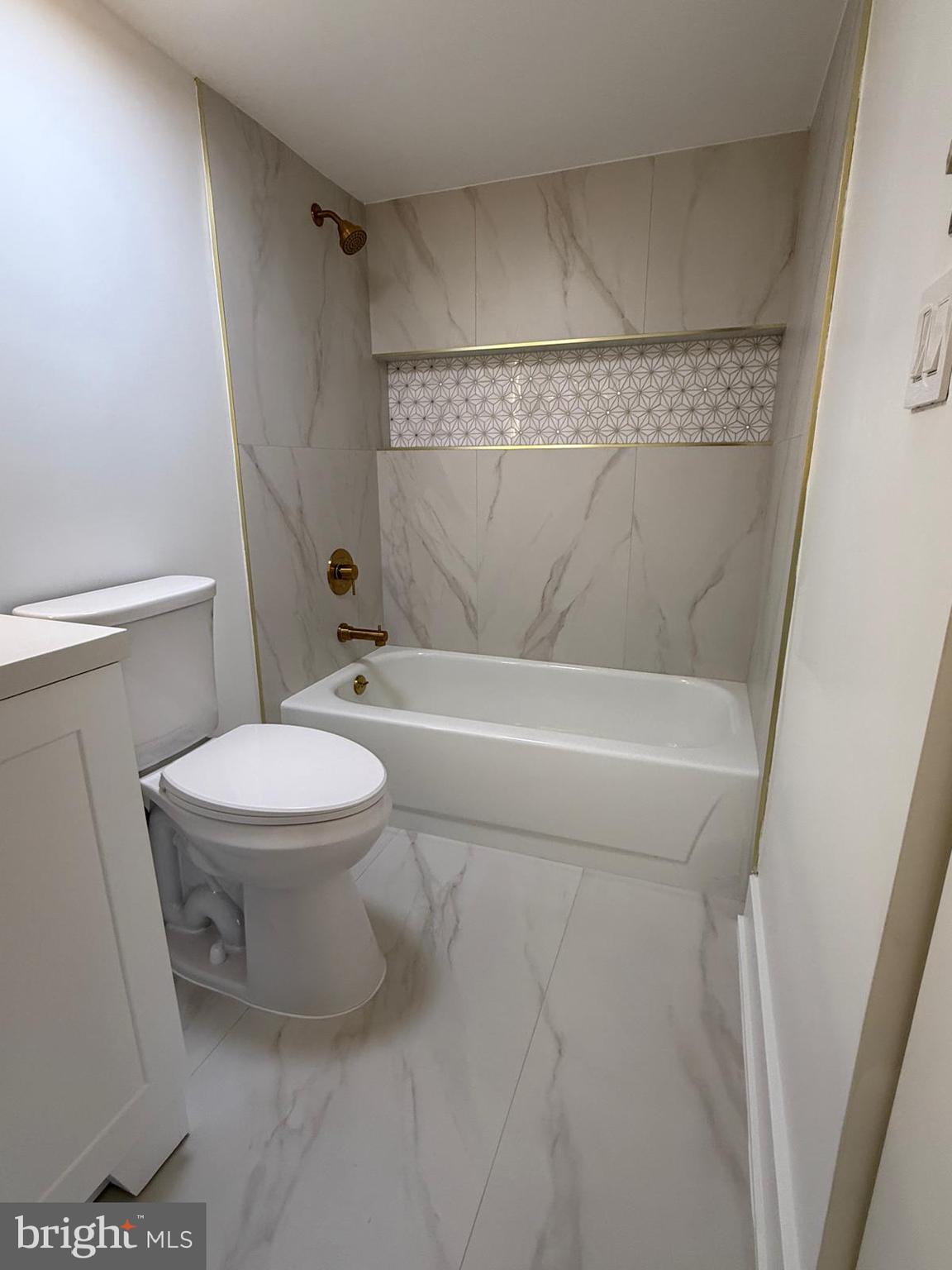 ENCORE OF MCLEAN - Residential