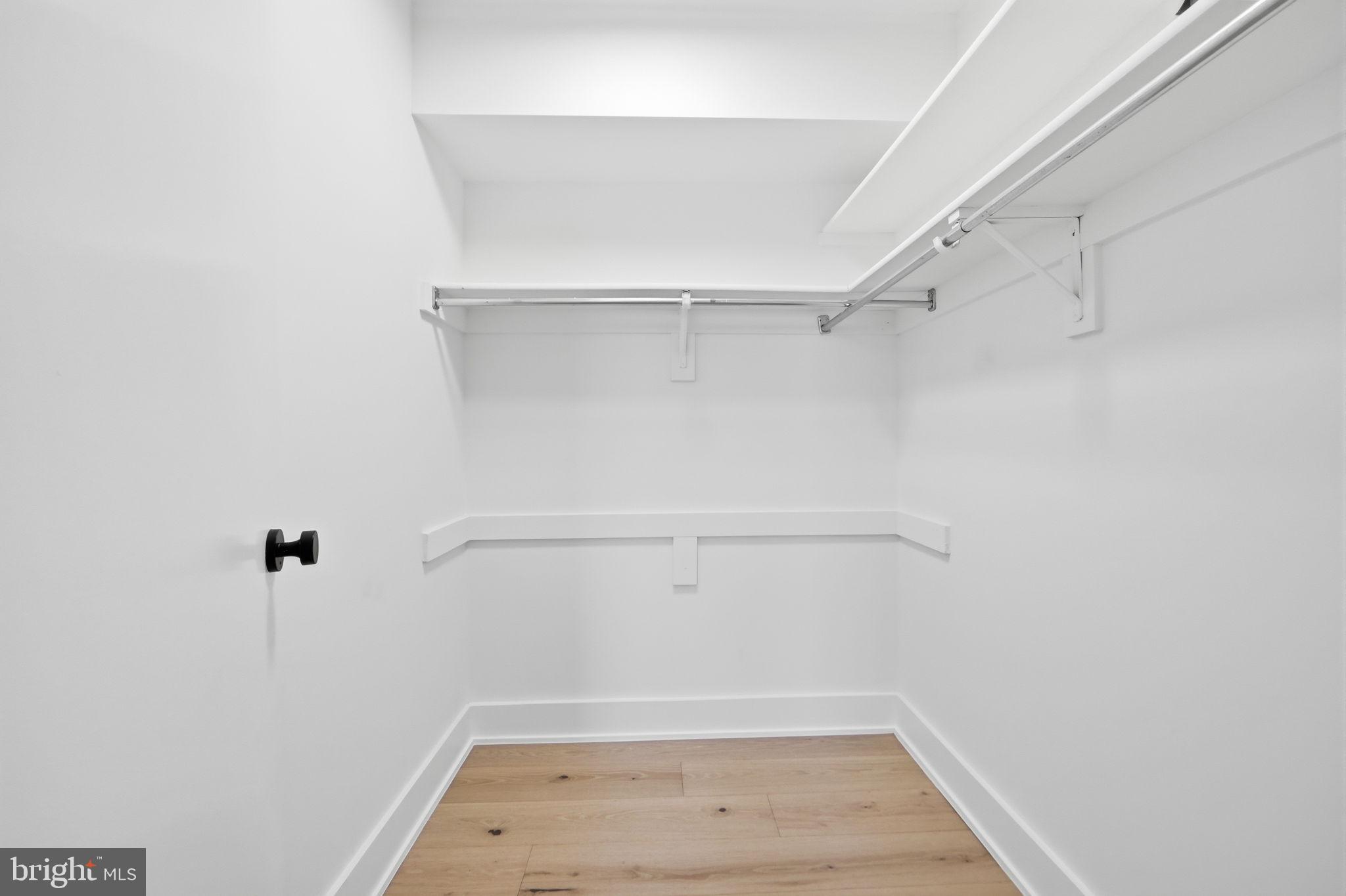 ENCORE OF MCLEAN - Residential