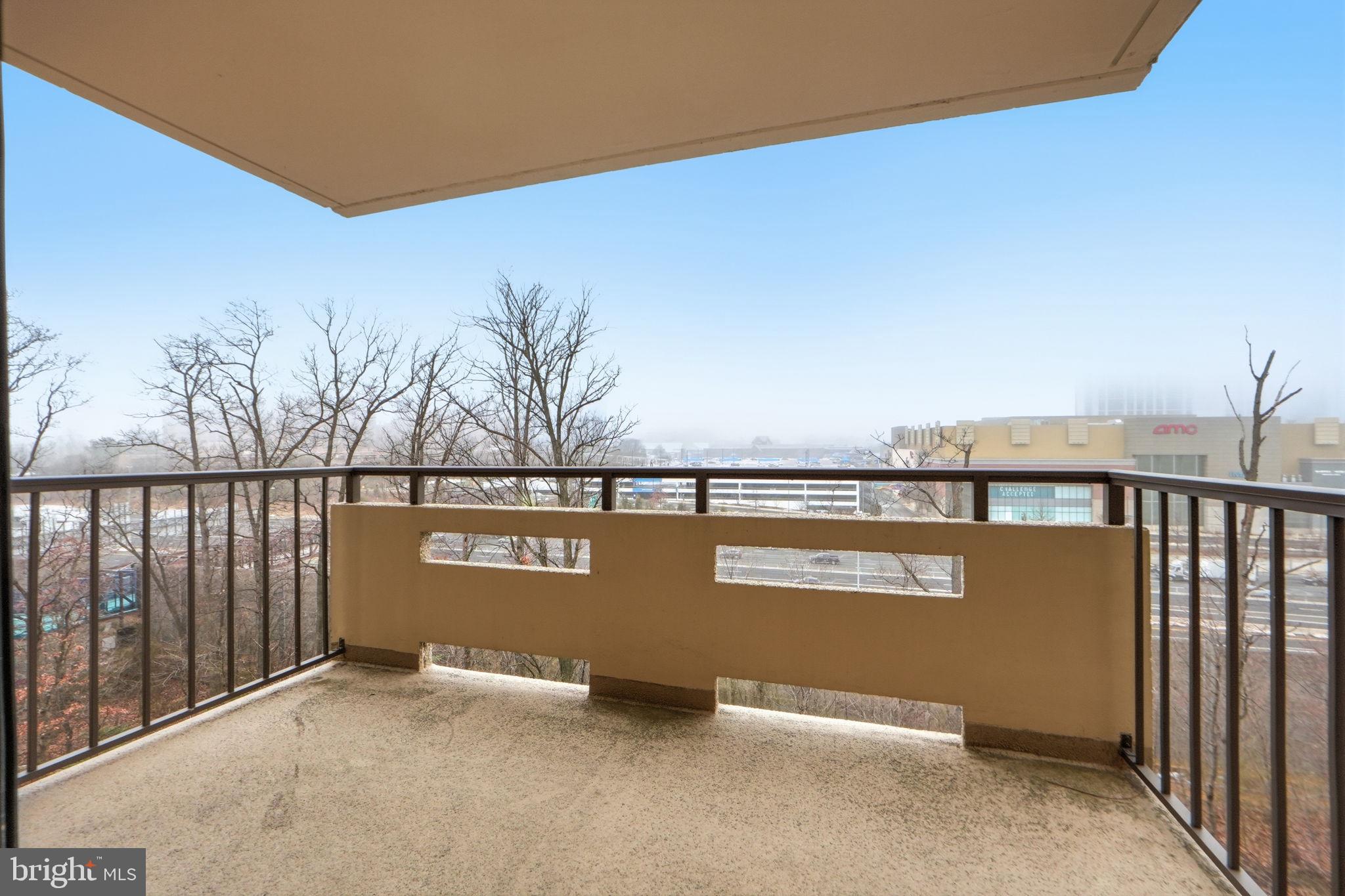 ENCORE OF MCLEAN - Residential