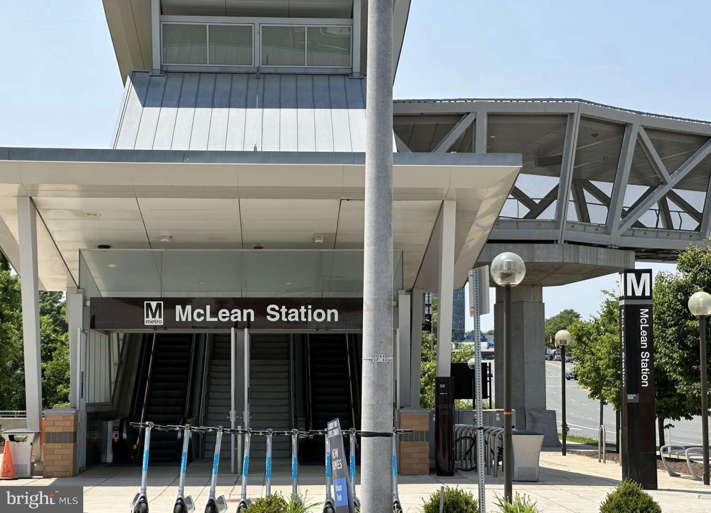 ENCORE OF MCLEAN - Residential