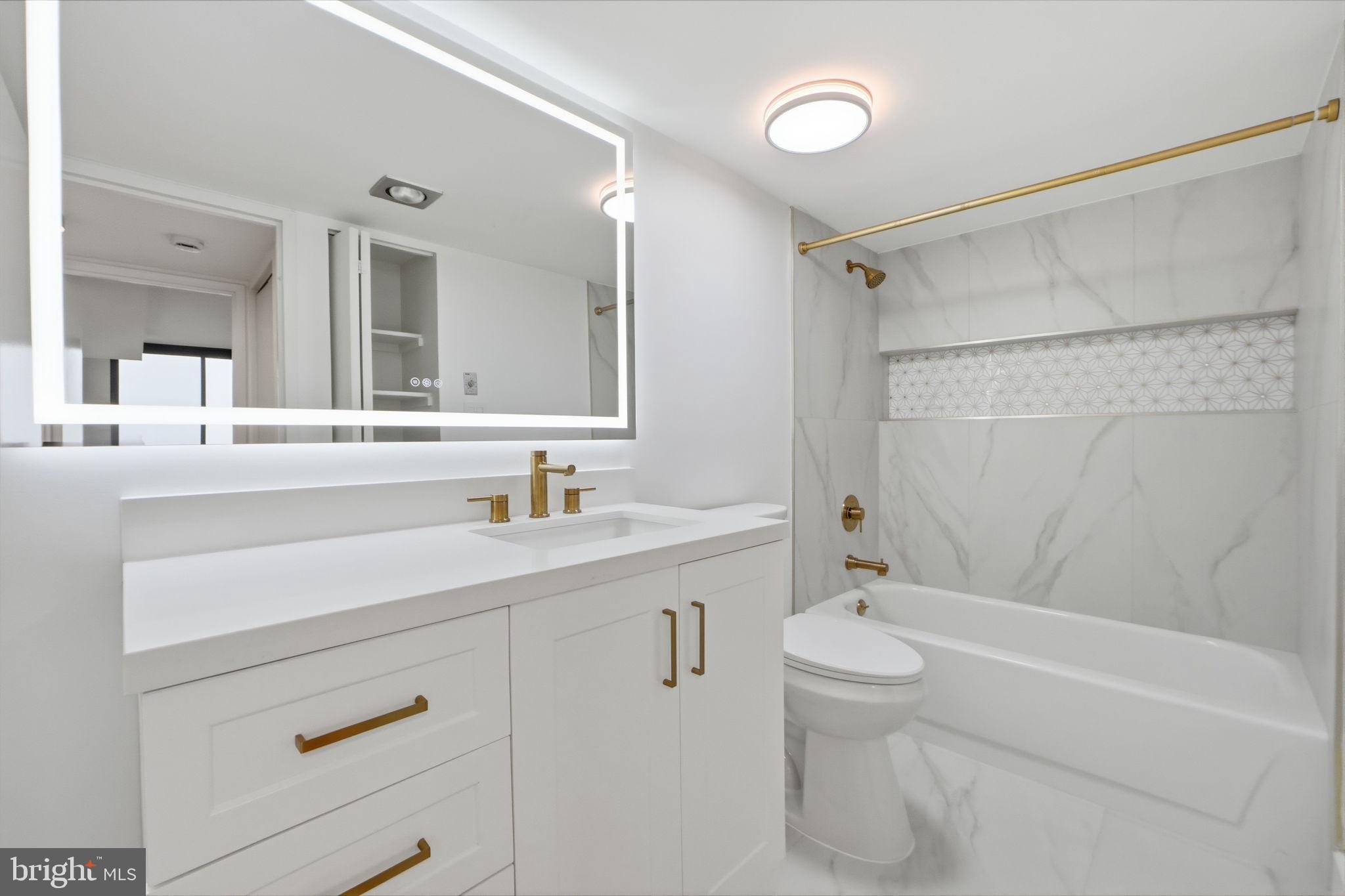 ENCORE OF MCLEAN - Residential