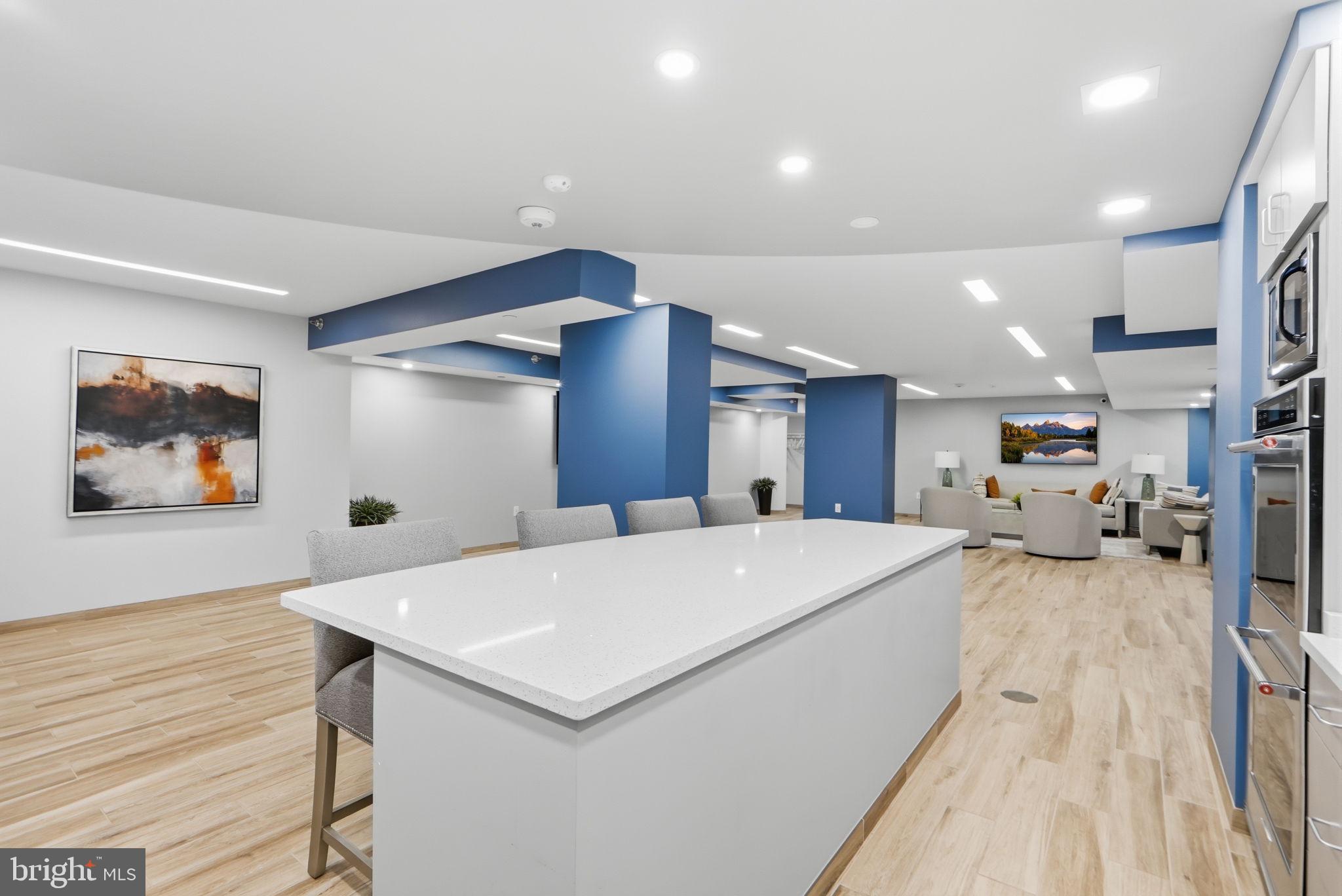 ENCORE OF MCLEAN - Residential