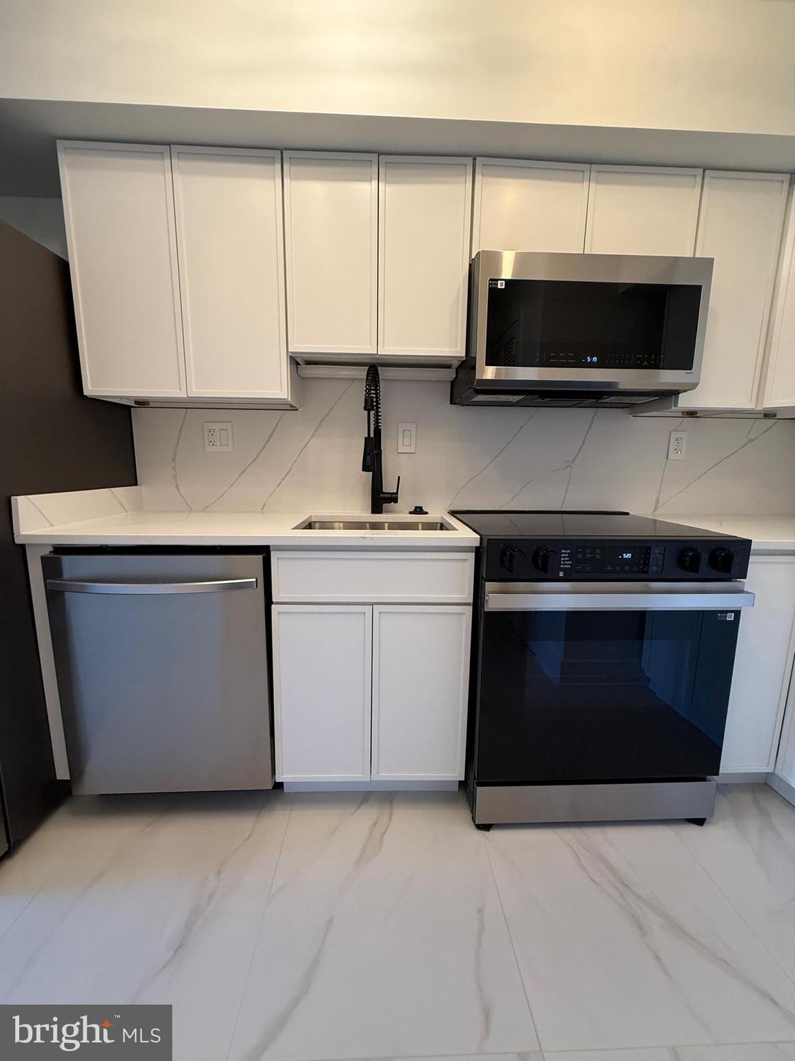 1808 OLD MEADOW ROAD 1201