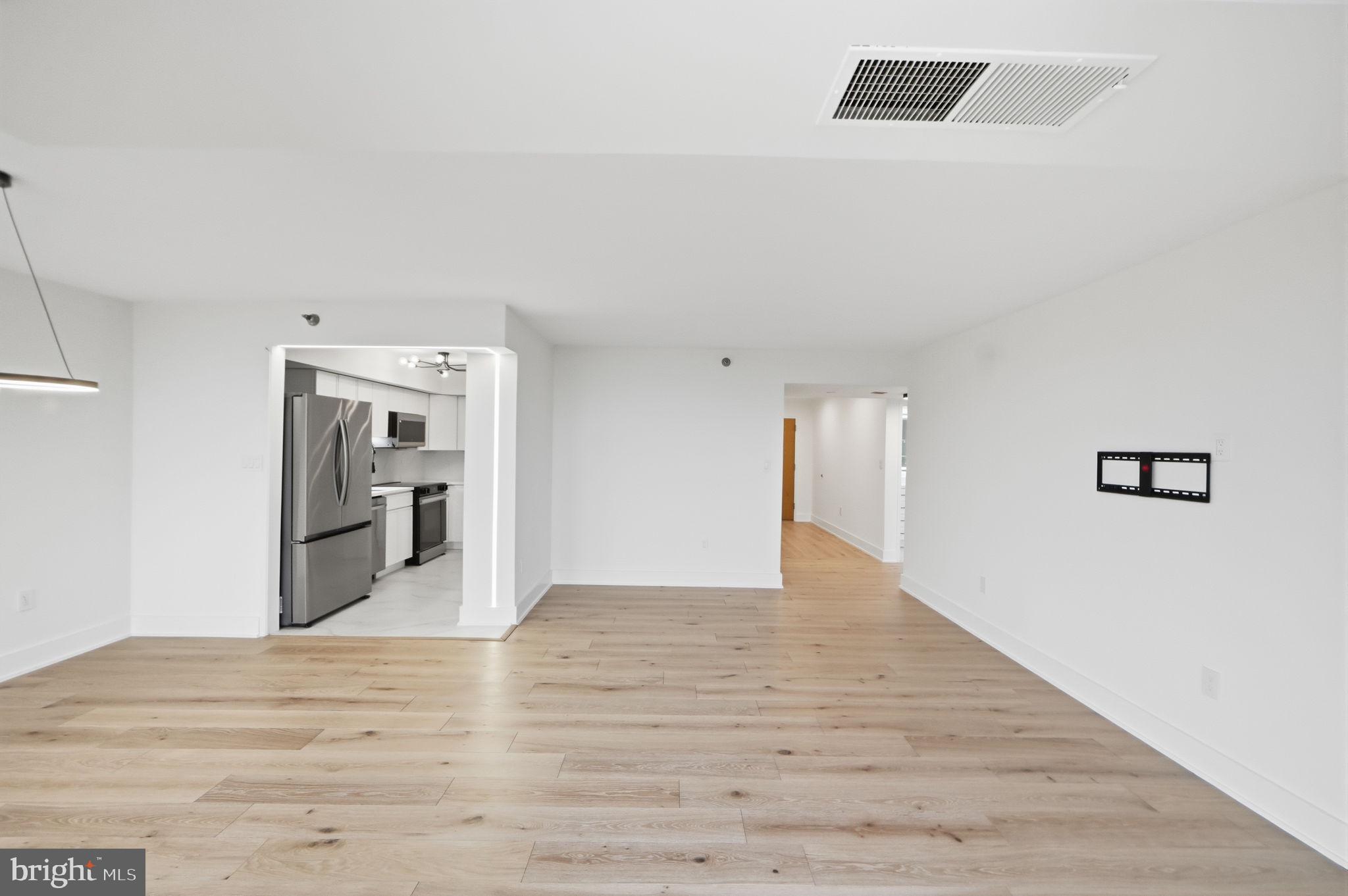 ENCORE OF MCLEAN - Residential