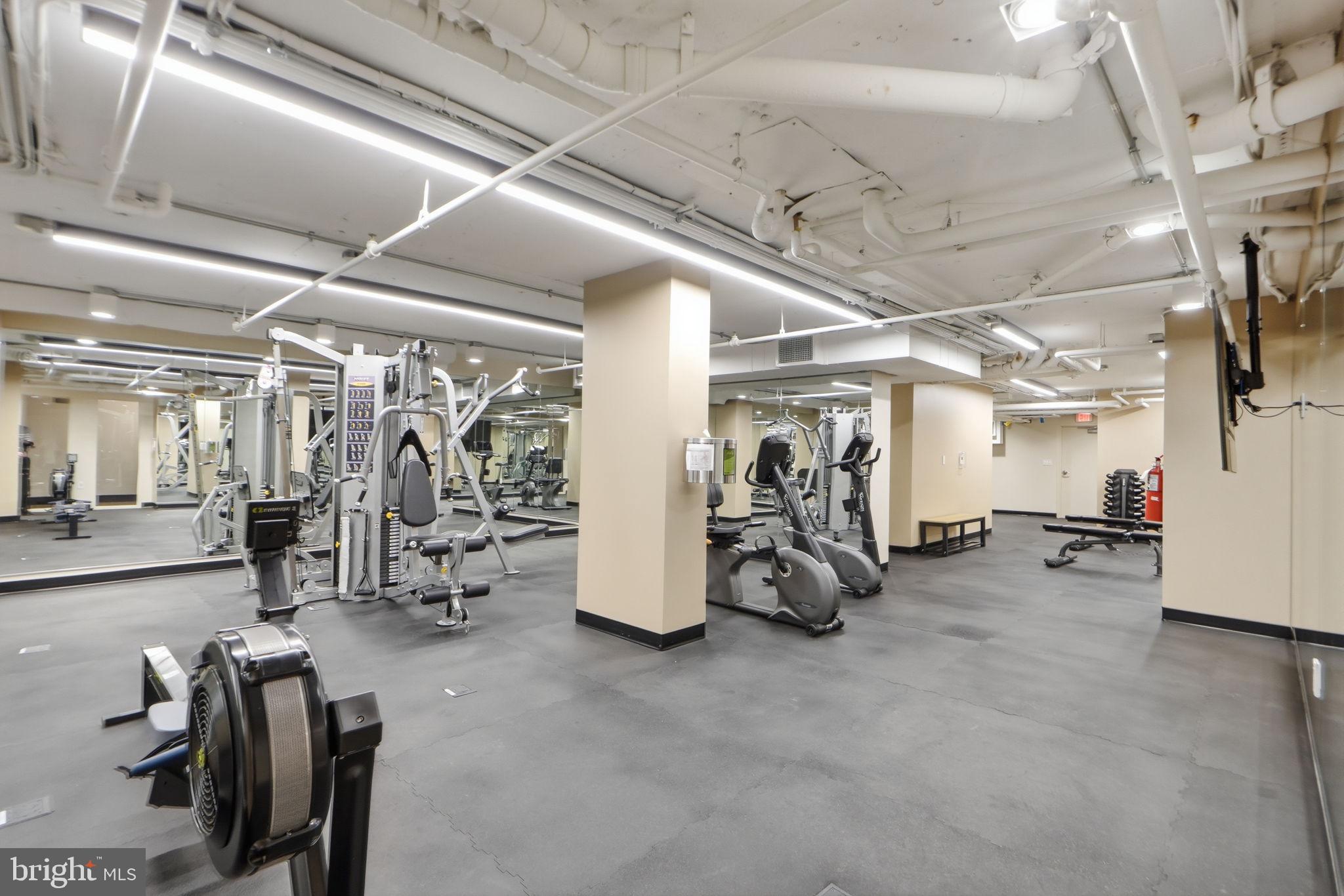 ENCORE OF MCLEAN - Residential