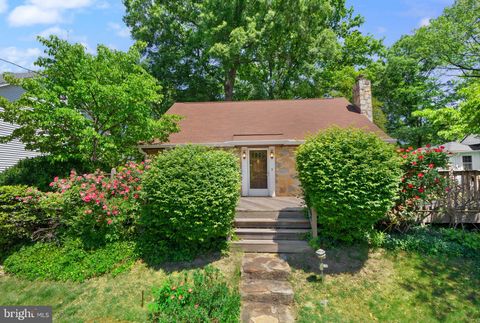 Photo of 2602 Stone Hedge Drive, ALEXANDRIA, VA 22306 (MLS # VAFX2310218)