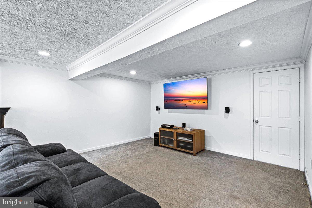 LAKE BRADDOCK - Residential