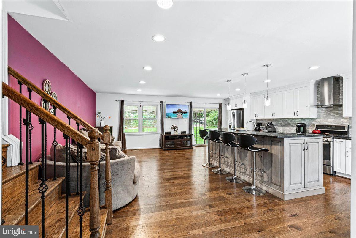 LAKE BRADDOCK - Residential