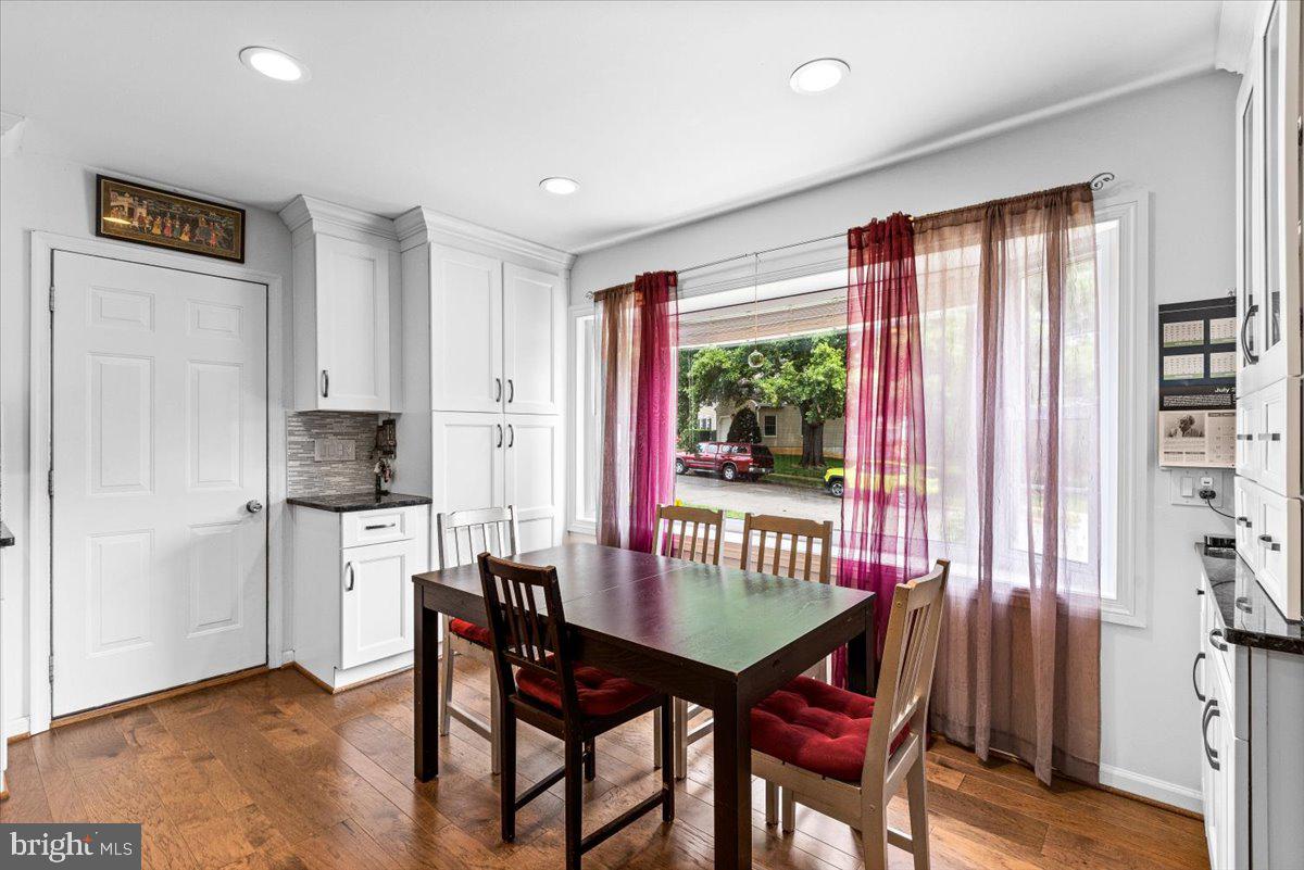 LAKE BRADDOCK - Residential